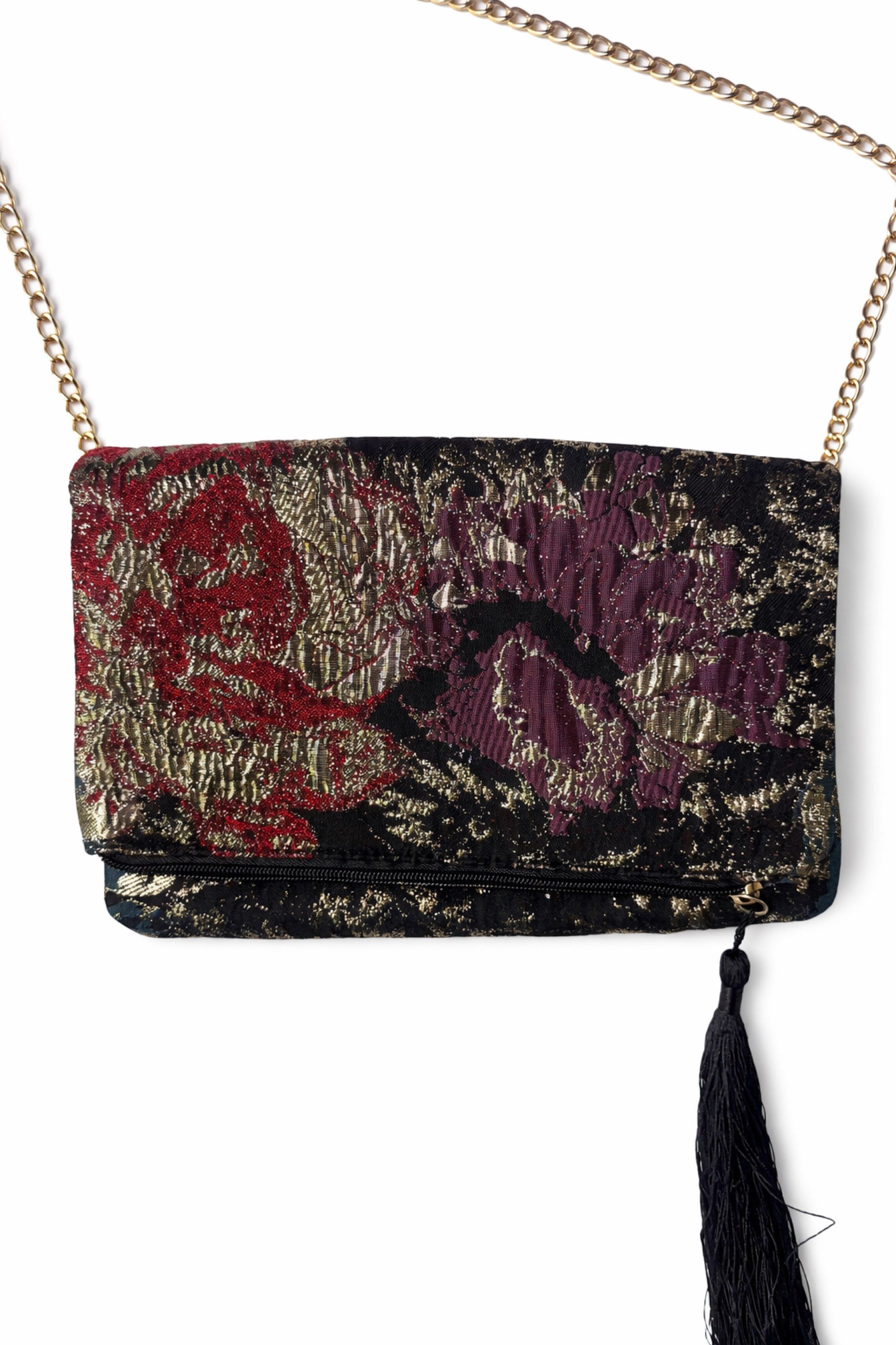 Ornate Sling Bag (Category: Purses & Pouches) located in Rizal. Submitted by rocellle (Listing ID 1420826825, Image 2). Description: ✦ Perfect for nights out with friends and no one can easily steal from you since it’s flap styled ✦ So good to add detail if you want a statement to your outfit.