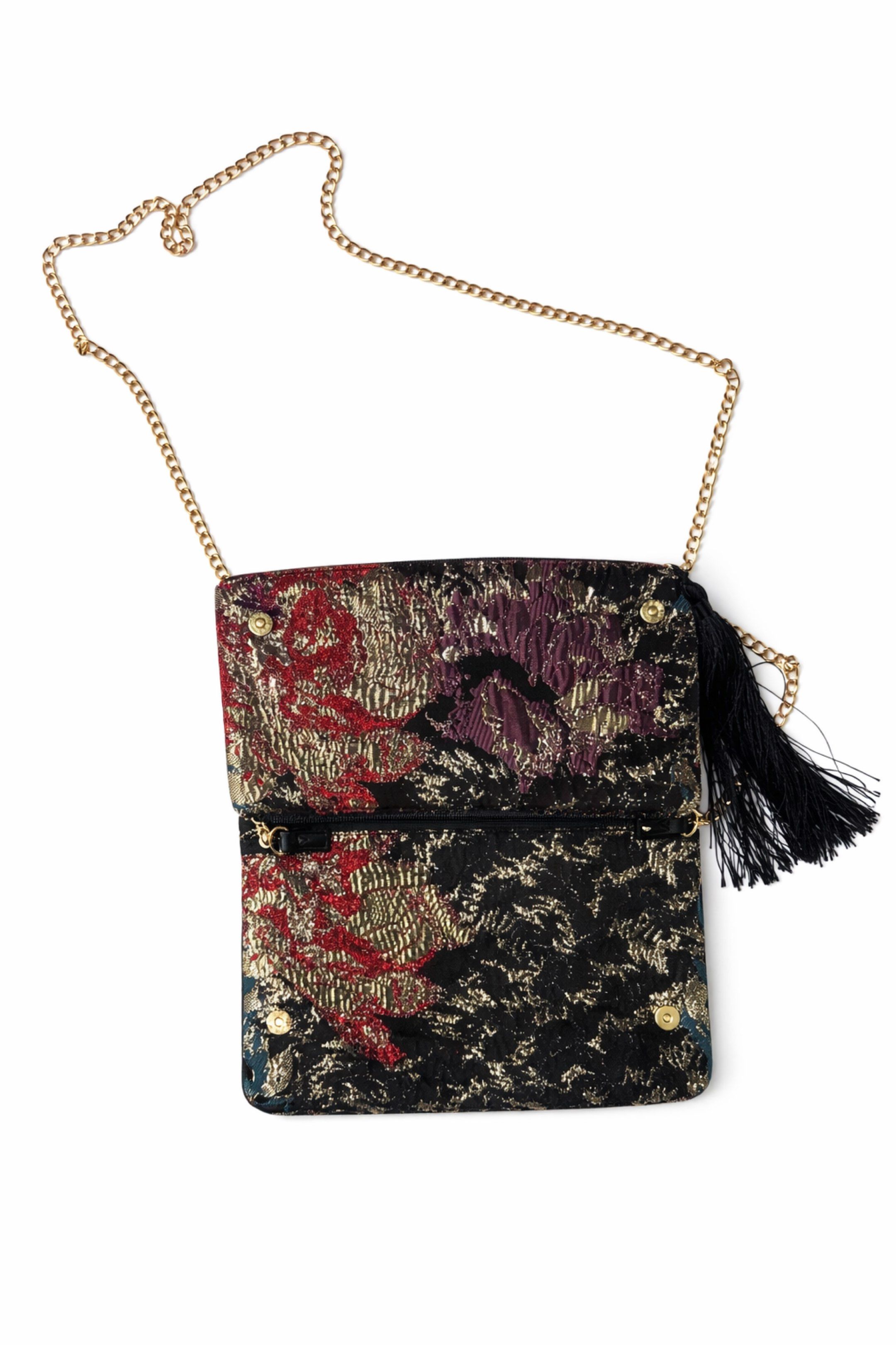 Ornate Sling Bag (Category: Purses & Pouches) located in Rizal. Submitted by rocellle (Listing ID 1420826825, Image 3). Description: ✦ Perfect for nights out with friends and no one can easily steal from you since it’s flap styled ✦ So good to add detail if you want a statement to your outfit.