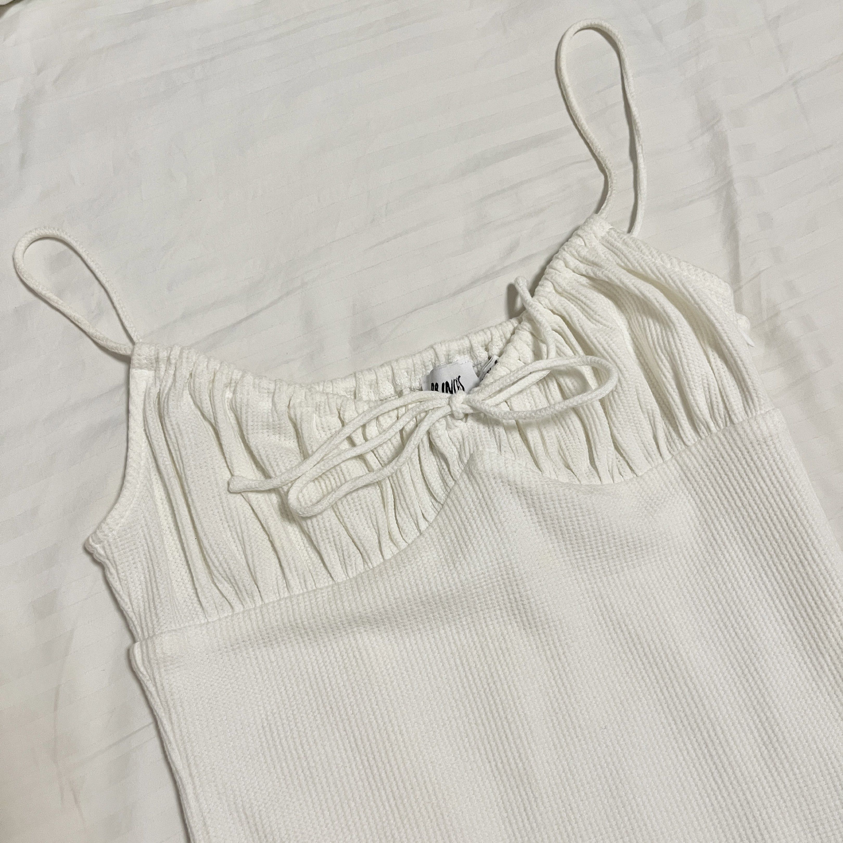 Princess Polly White Mini Dress (Category: Dresses) located in Las Pinas. Submitted by thevallerys (Listing ID 1420917541, Image 2). Description: Size XS.