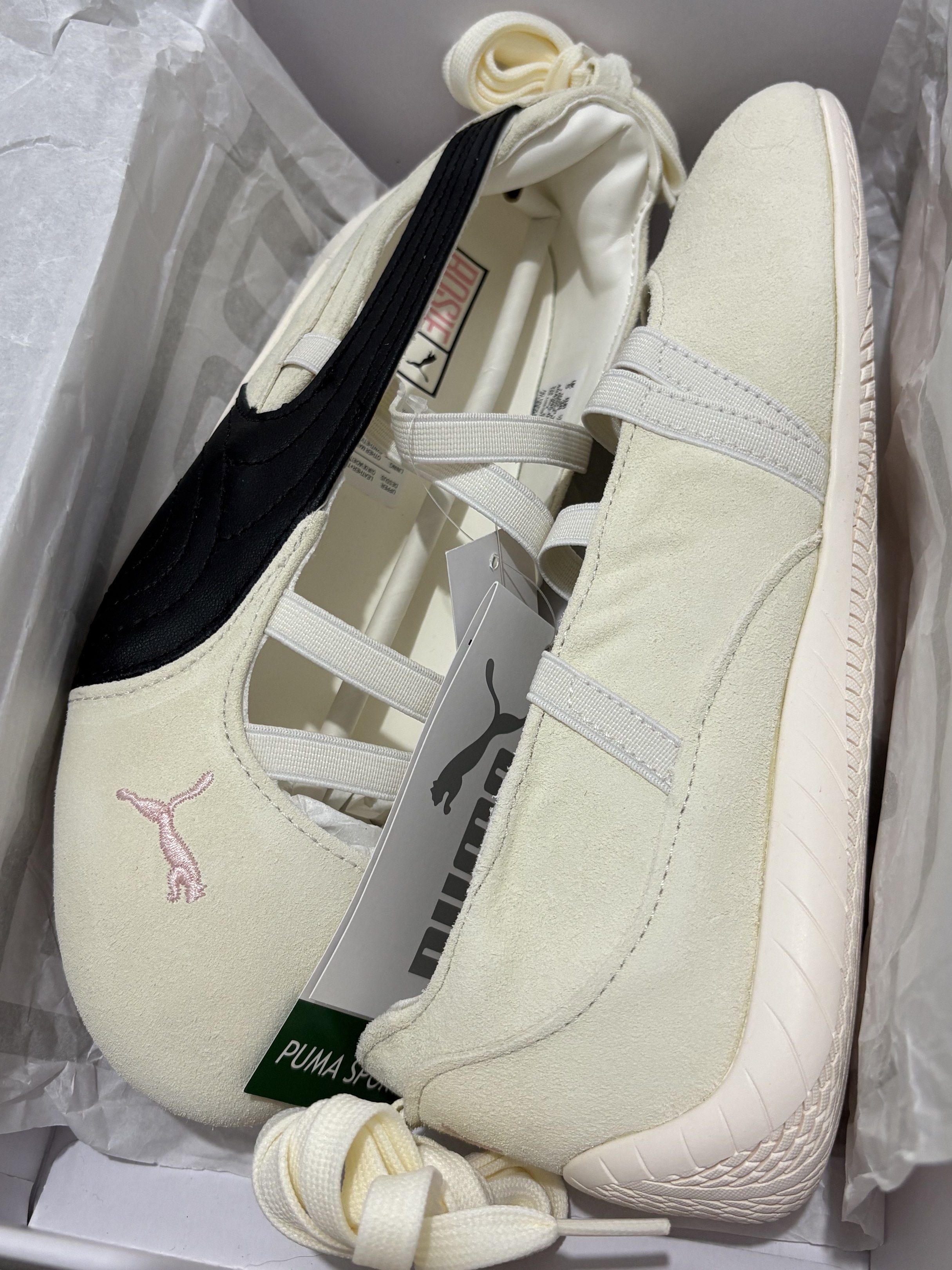 Puma Speedcat Ballet SD x ROSÉ (Category: Flats & Sandals) located in Quezon City. Submitted by katlinsy (Listing ID 1420801361, Image 3). Description: Hi! I’m selling Rosie Speedcat Ballet Shoes. Colorways: Warm White / Black / Frosty Pink. Size: US Women’s 7.5. Ordered from Korea Brand new, never been worn RFS: it was a duplicate birthday gift, so I’m selling this to buy a different pair of shoes. Selling it for ₱5,900. dm📩.