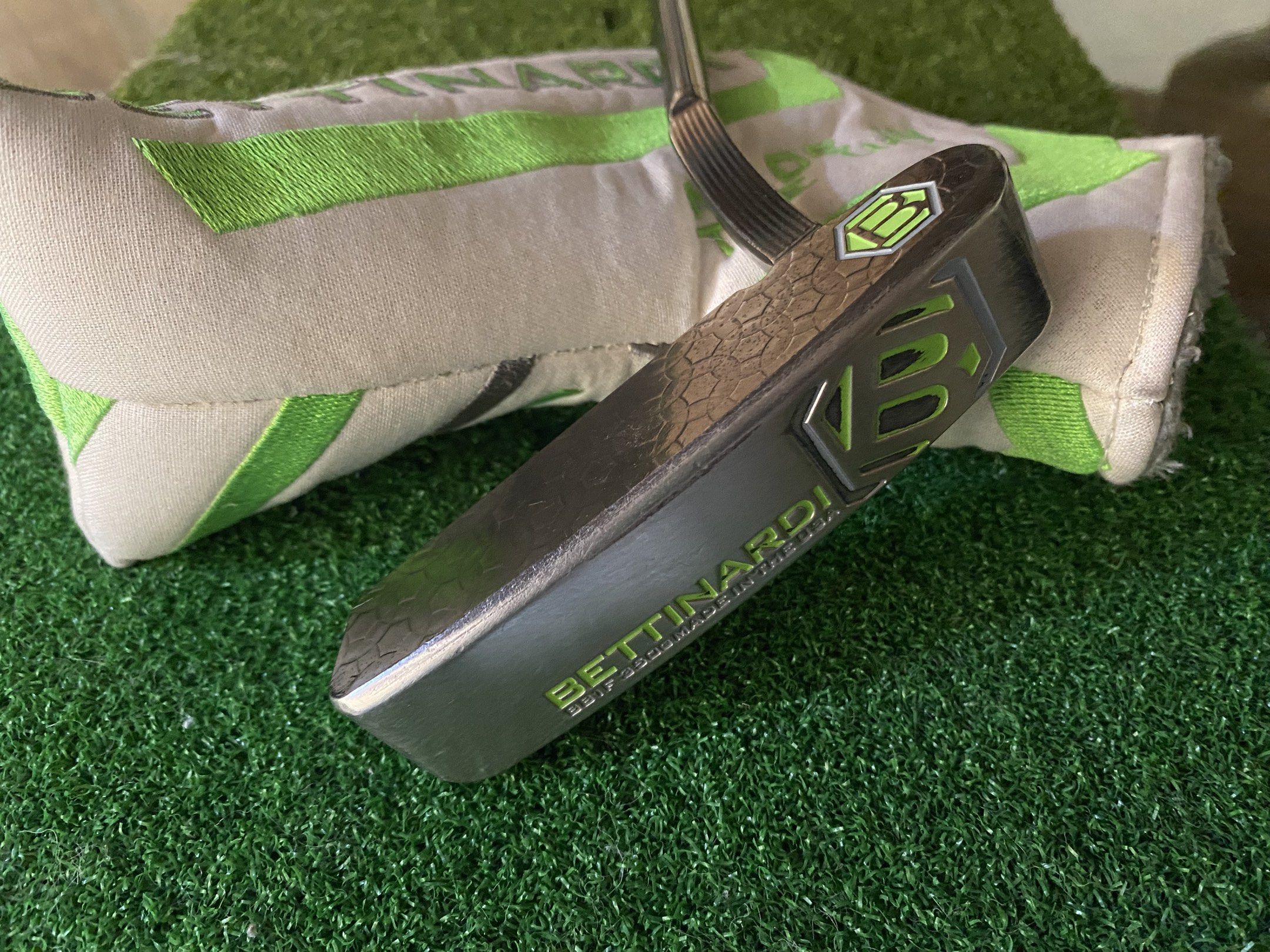PUTTER- BETTINARDI (Category: Golf) located in Muntinlupa City. Submitted by jocy-declutter (Listing ID 1420771148, Image 1). Description: BETTINARDI Putter With cover Shaft: GRAND BASSARA Mitsubishi Chemical GB 29 FLEX - LITE Grip: PING .
