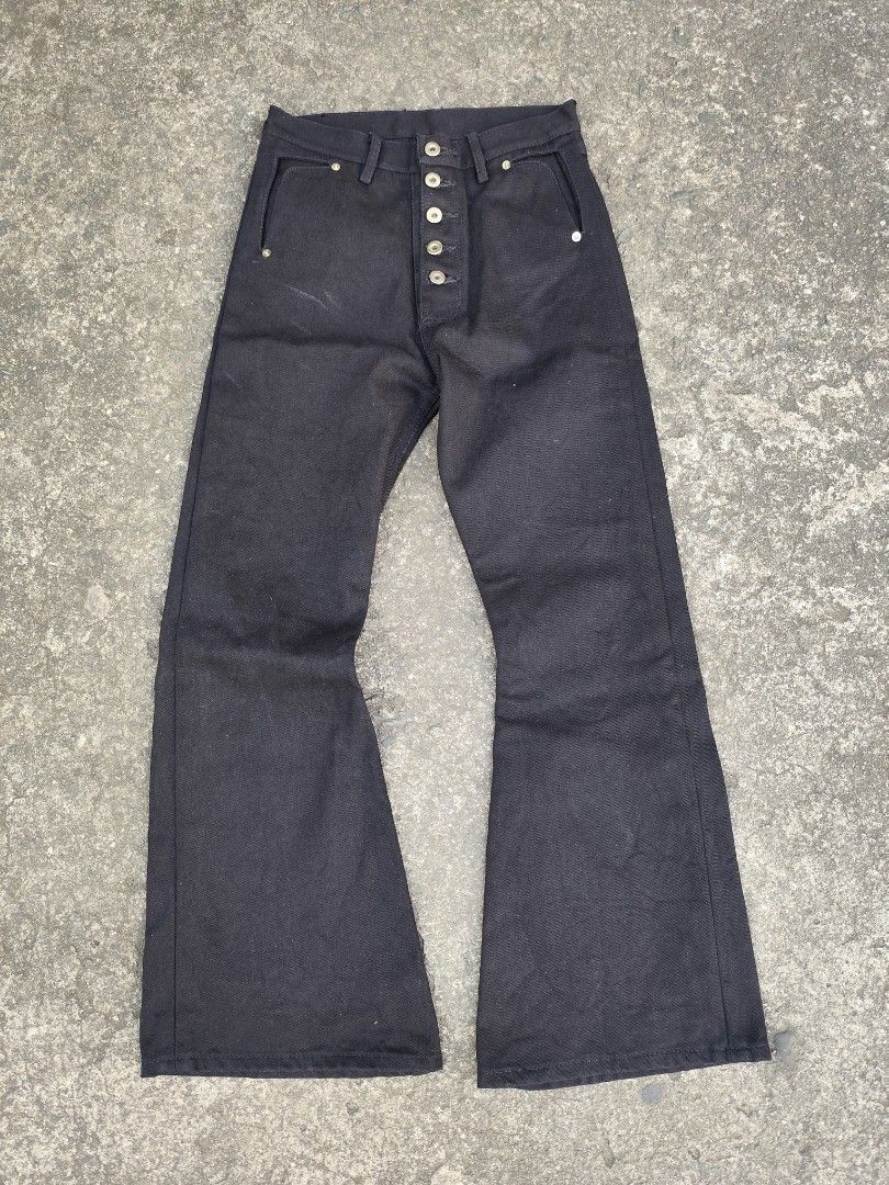 Raw Bootcut Flare Jeans (Category: Jeans) located in Las Pinas. Submitted by sainthrift_ (Listing ID 1420924632, Image 1). Description: Jet Black 14oz Raw denim custom mule pockets silver hardware w- 27-28" l- 40" hem- 11" can do commissions hmu.