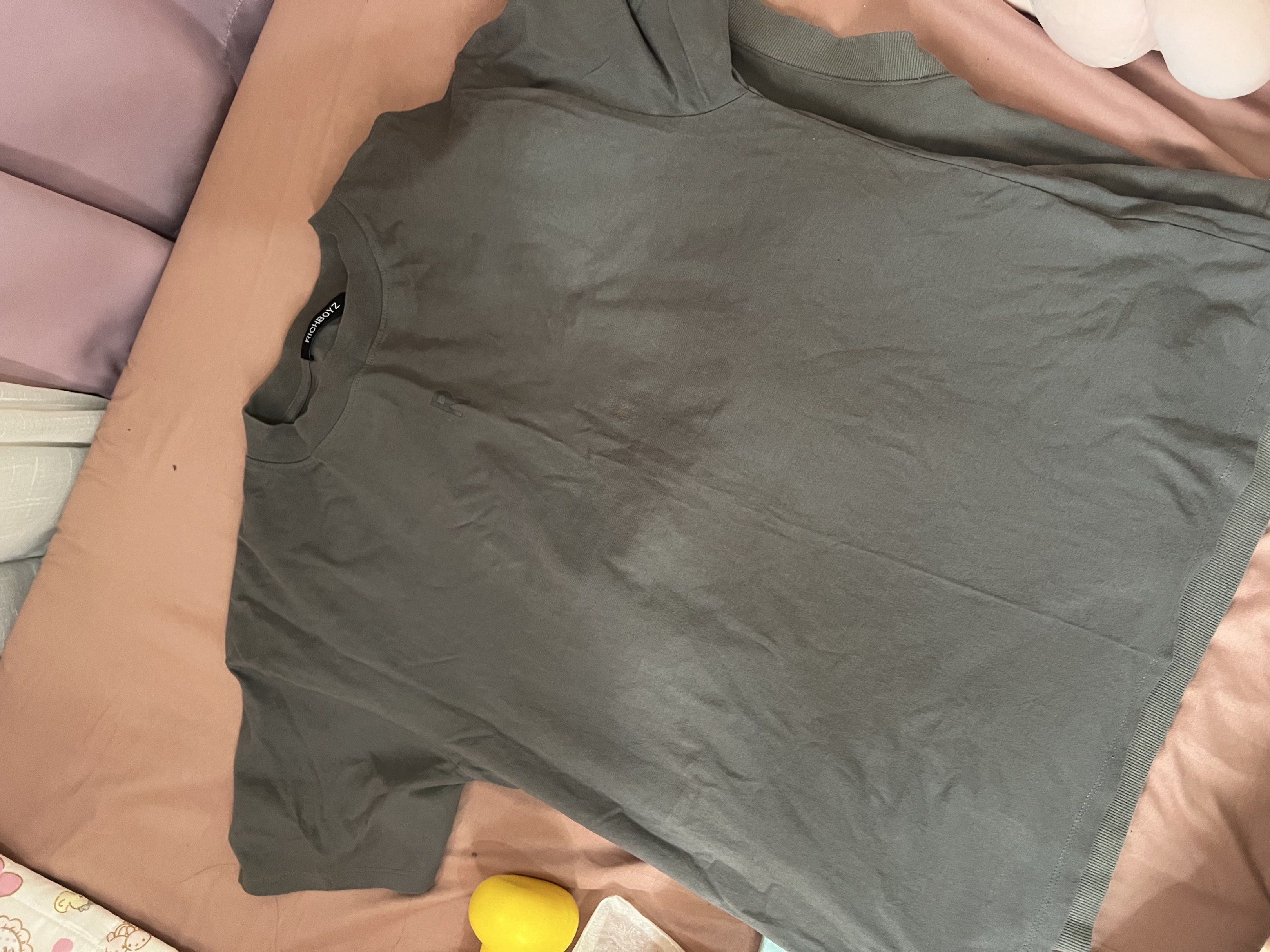 Richboiz Relaxed Drop Shoulder Tee - Carbon (Category: Tshirts & Polo Shirts ) located in Pasig City. Submitted by cleavy (Listing ID 1420760705, Image 3). Description: Richboiz Relaxed Drop Shoulder Tee - Carbon Small on tag Can pass bnew.