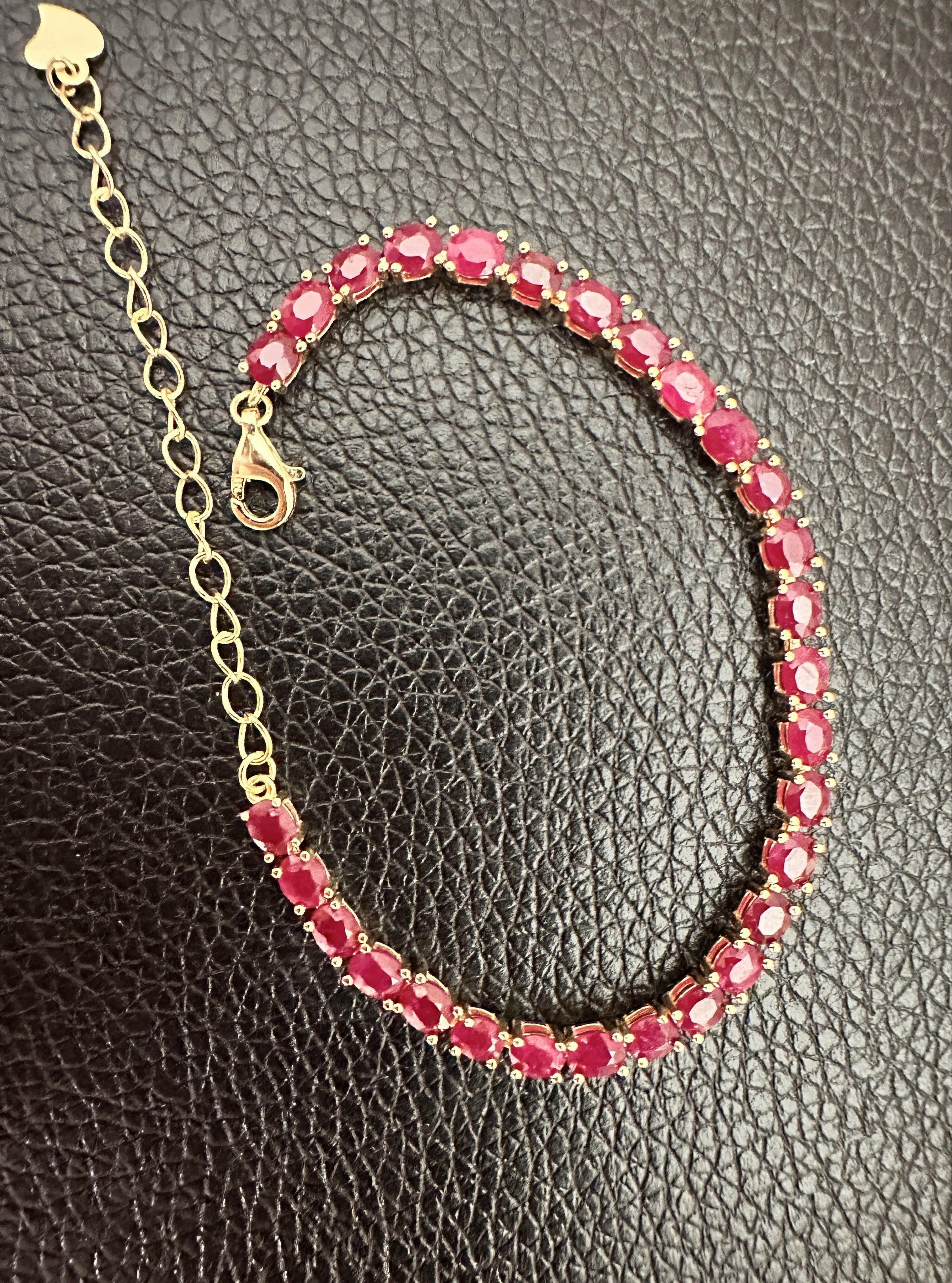 Ruby bracelet (Category: Bracelets) located in Singapore. Submitted by fedorafan (Listing ID 1420900995, Image 2). Description: Natural ruby bracelet S925 silver accessories .