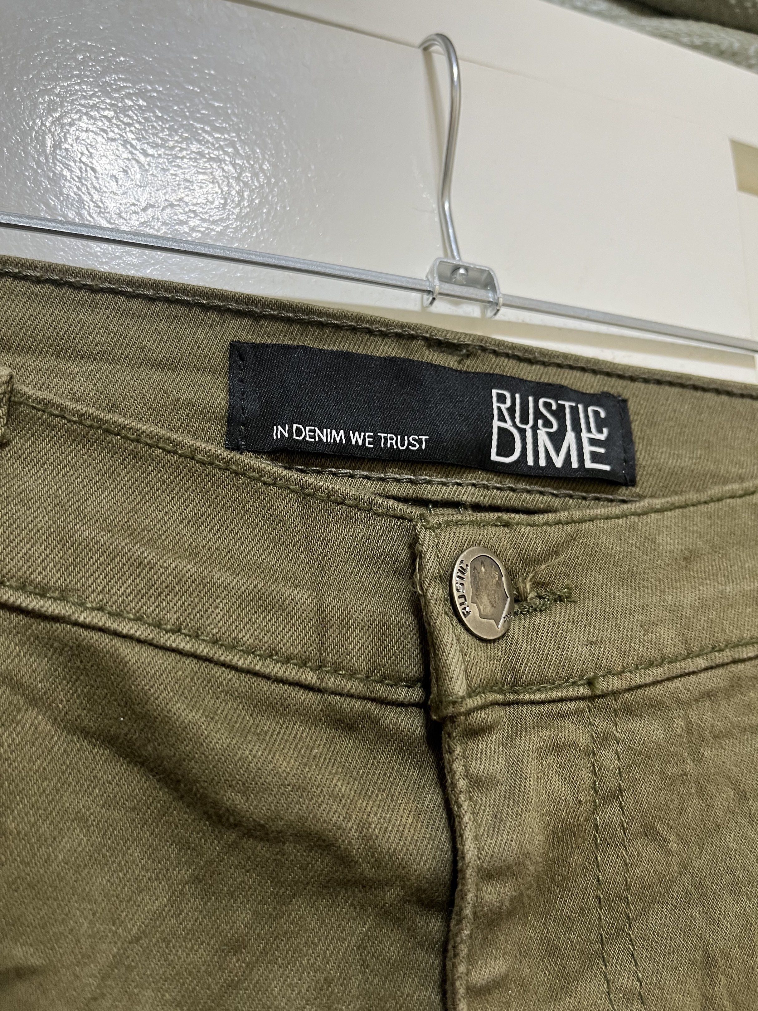 Rustic Dime Ripped Jorts (Category: Shorts) located in Pasig City. Submitted by denjangeles (Listing ID 1420822621, Image 2). Description: Size 32.