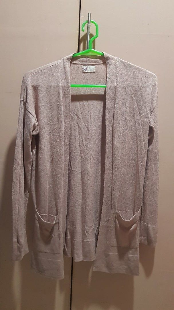 SO fab Heritage Cardigan XS (Category: Coats, Jackets and Outerwear) located in Gumaca. Submitted by m4ruh (Listing ID 1420757643, Image 1). Description: - SO Heritage cardigan - Size: XS - Color: Neutral - Features: Long sleeves, two front pockets - Made in China - Versatile and easy to pair.