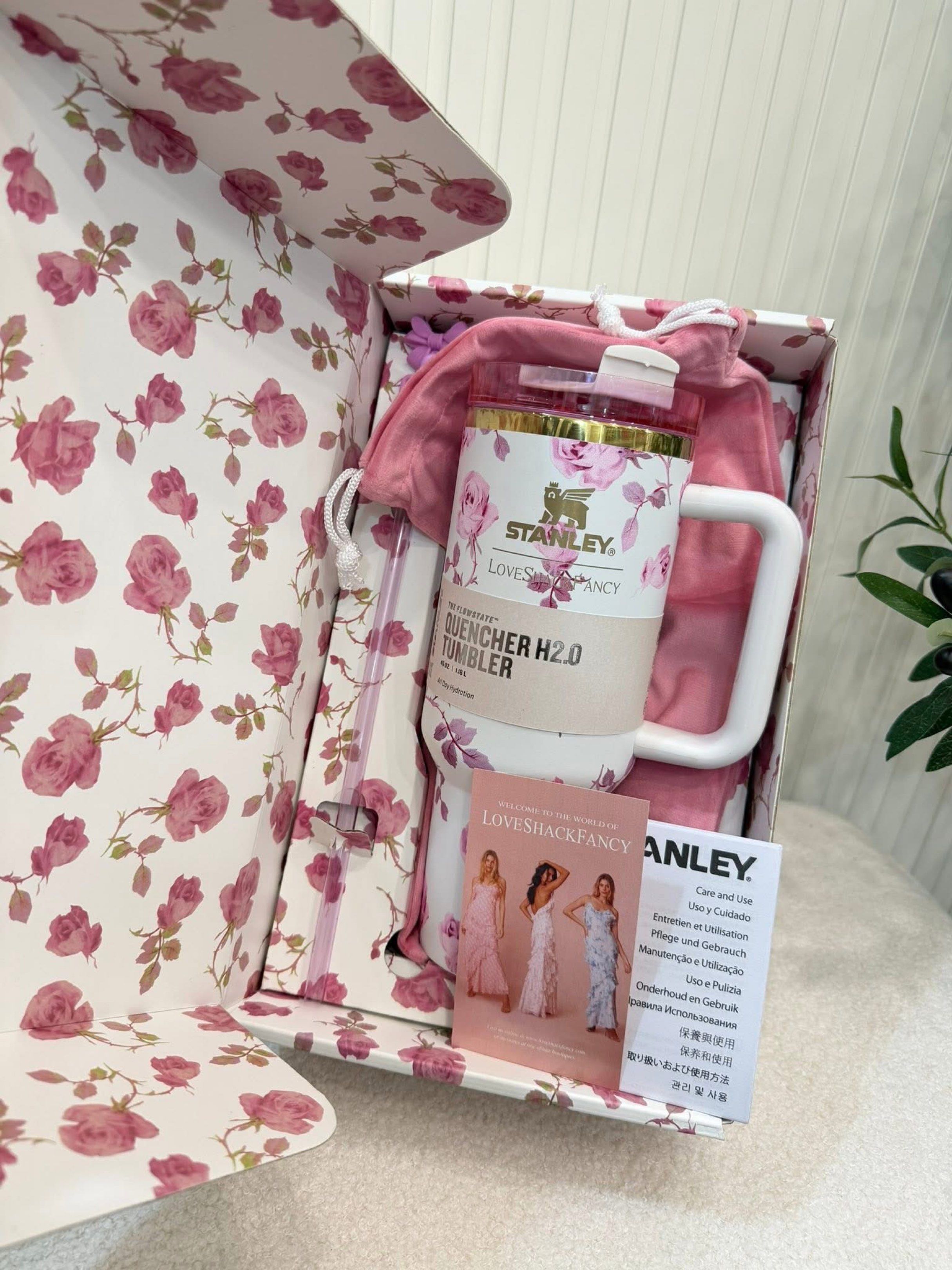 Stanley x Love Shack Fancy 40oz (Category: Water Bottles & Tumblers) located in Manila. Submitted by dahzzling (Listing ID 1420826174, Image 2). Description: — authentic stanley x loveshackfancy gift set 40oz — no to rush shipping! Location: Bulacan .