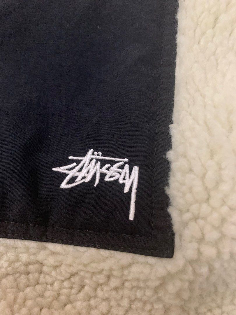 Stussy 8Ball Reversible Fleece Jacket (Category: Coats, Jackets and Outerwear) located in Taguig. Submitted by saistars (Listing ID 1420849146, Image 3). Description: Stussy 8Ball reversible fleece jacket Maganda pa di kasi masyado nagamit no tags lang W22 L26.5.