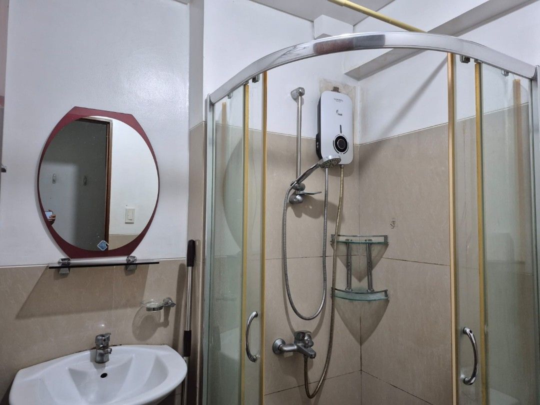 THE BEACON STUDIO UNIT FOR RENT/ FOR SALE (Category: Apartments & Condos) located in Makati City. Submitted by 09774895690 (Listing ID 1291262498, Image 3). Description: CLEAN TITLE INCLUDE CGT FOR SALE PRICE 3,200,000.00 A fully furnished studio unit for Sale at THE BEACON ARNAIZ TOWER. There are amenities that can be enjoyed. A nice and perfect view out the window will help you relax and reduce your stress. Furthermore, the condo is also near t