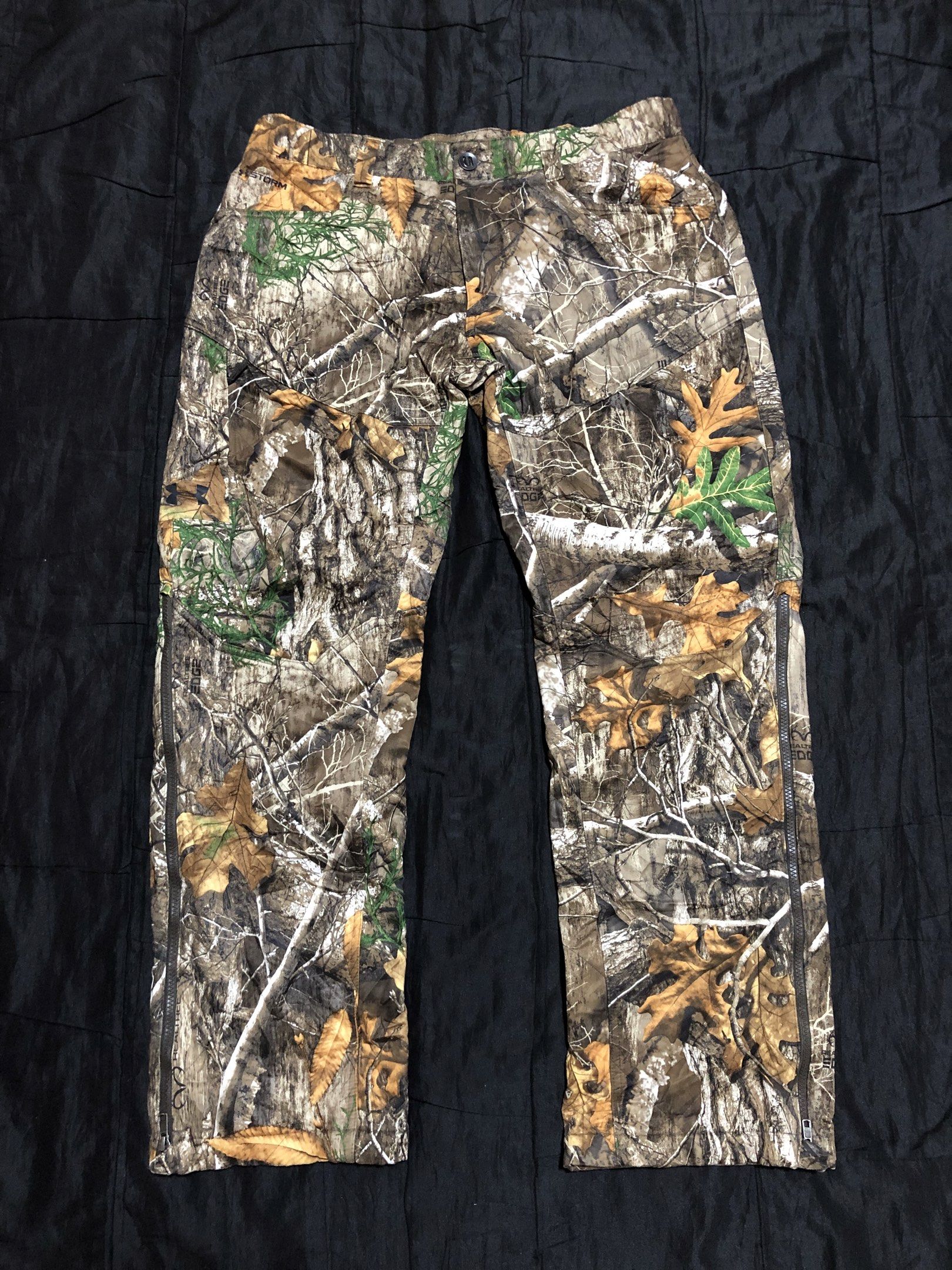 Under Armour storm x Real tree edge coldgear pants (Category: Jeans) located in Manila. Submitted by jdomagtoy591557 (Listing ID 1420809395, Image 1). Description: Under Armour storm x Real tree edge coldgear pants 36 waist 40.5 length 9 leg opening water resistant 1350 shipped.