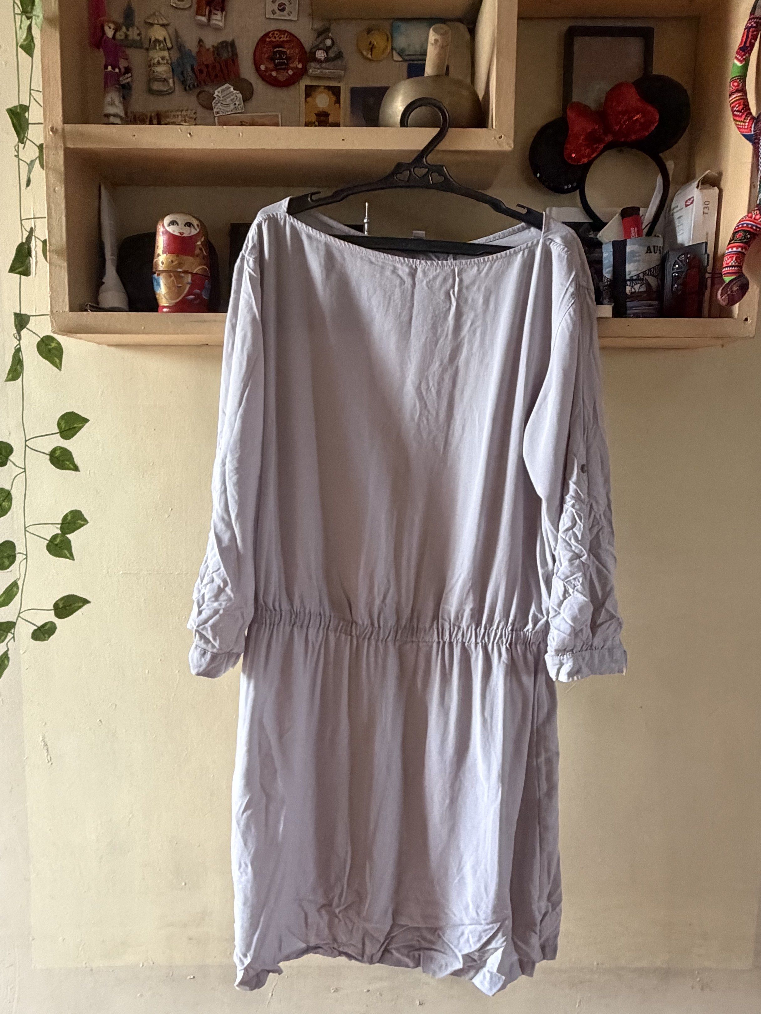 Uniqlo Dress - Size L (Category: Dresses) located in Manila. Submitted by fcd2410 (Listing ID 1420758725, Image 3). Description: - Uniqlo light grey dress - Size: L - Features: - Boat neck - Elastic waist - 3/4 sleeves (rollable with button) - Made in China.