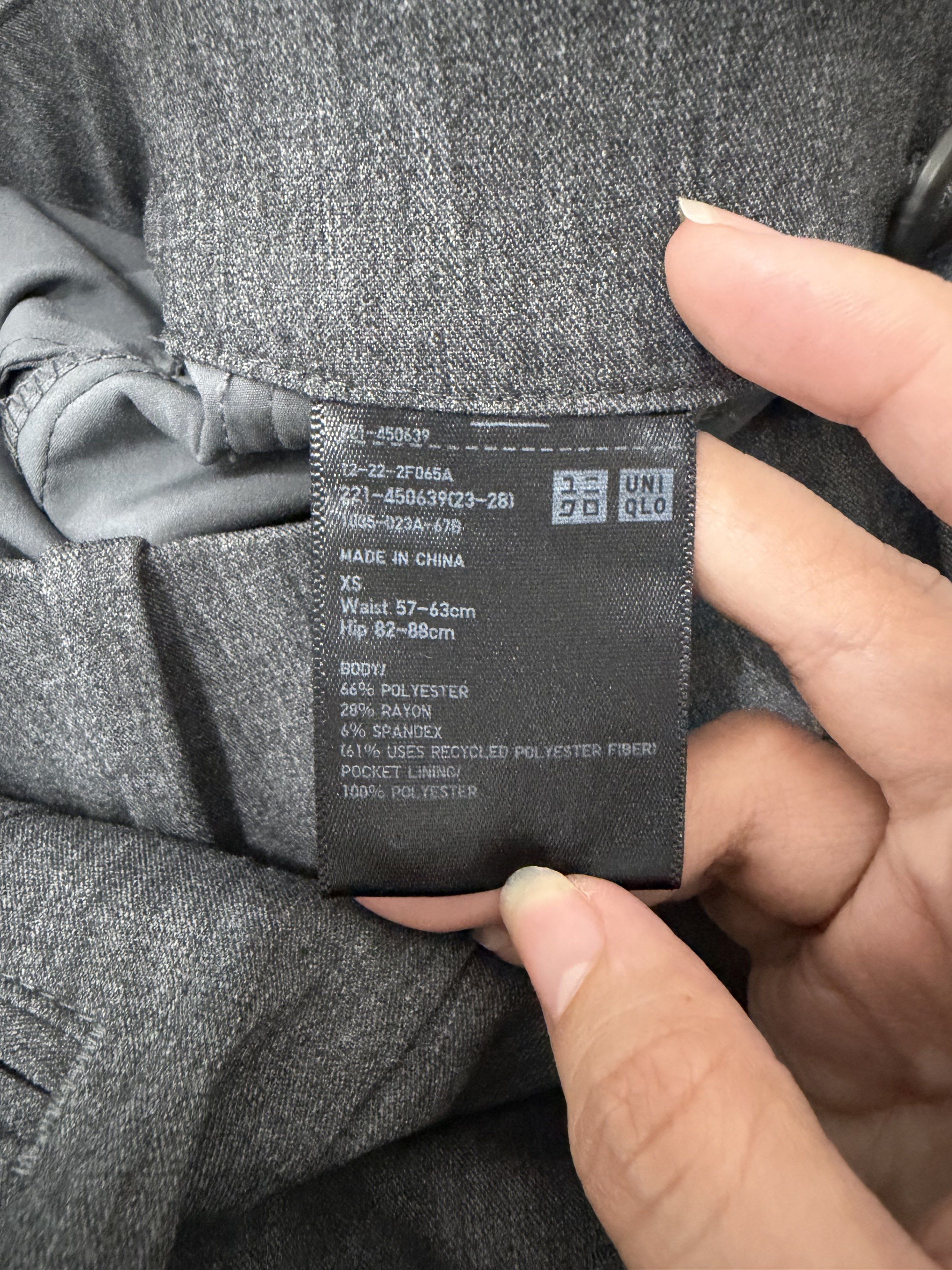 Uniqlo Gray Pants (Category: Other Bottoms) located in Manila. Submitted by beachbaaaaabe (Listing ID 1420922682, Image 3). Description: - Uniqlo Gray Pants - Size: XS - Condition: Excellent - Material: Polyester, Rayon, Spandex blend - Design: Classic and versatile - Perfect for everyday wear.