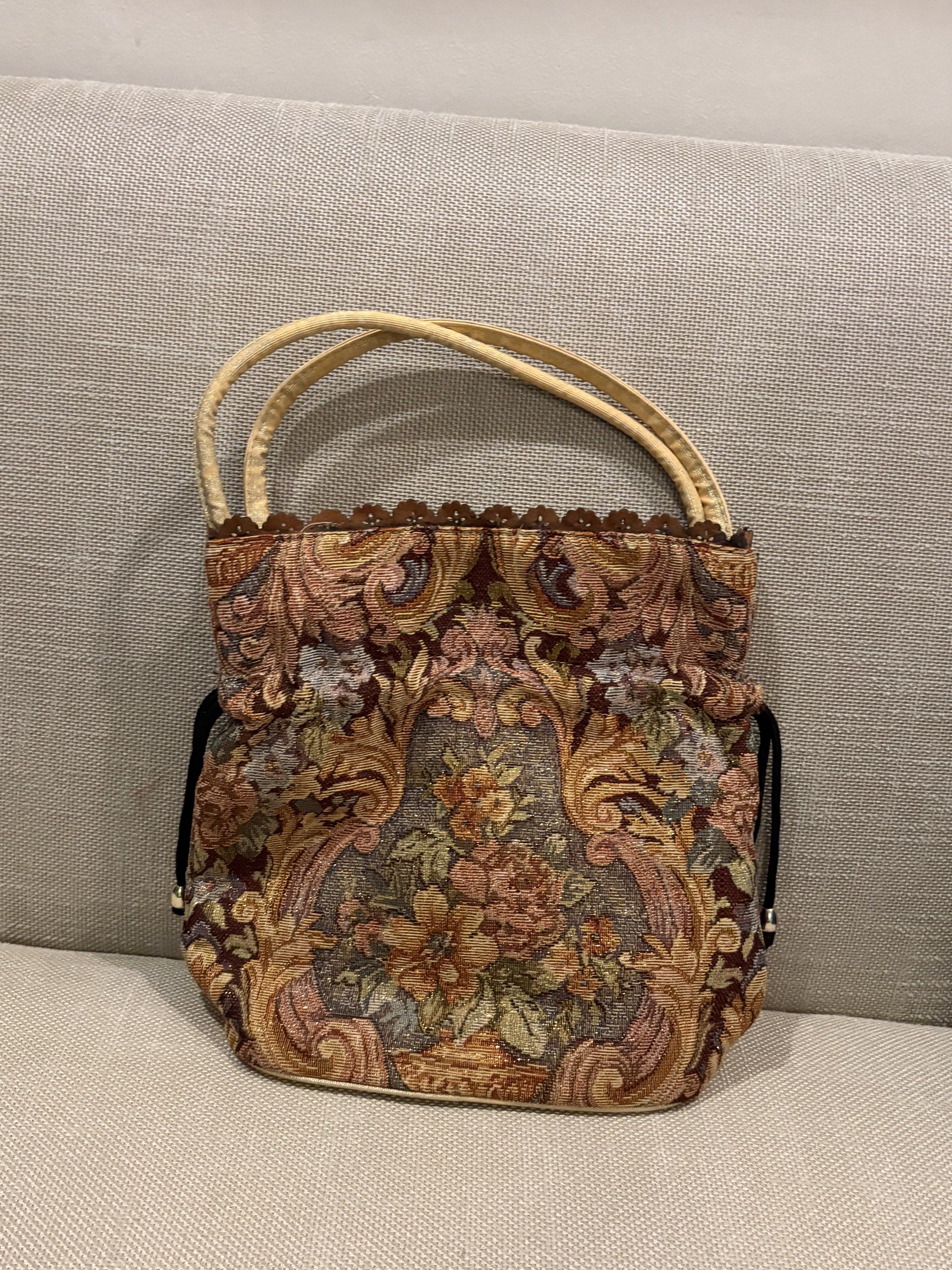Vintage Floral Tapestry Handbag (Category: Purses & Pouches) located in Quezon City. Submitted by claud_declutters (Listing ID 1420871768, Image 2). Description: - 10/10 condition. Gifted to me but never used! - Drawstring style.