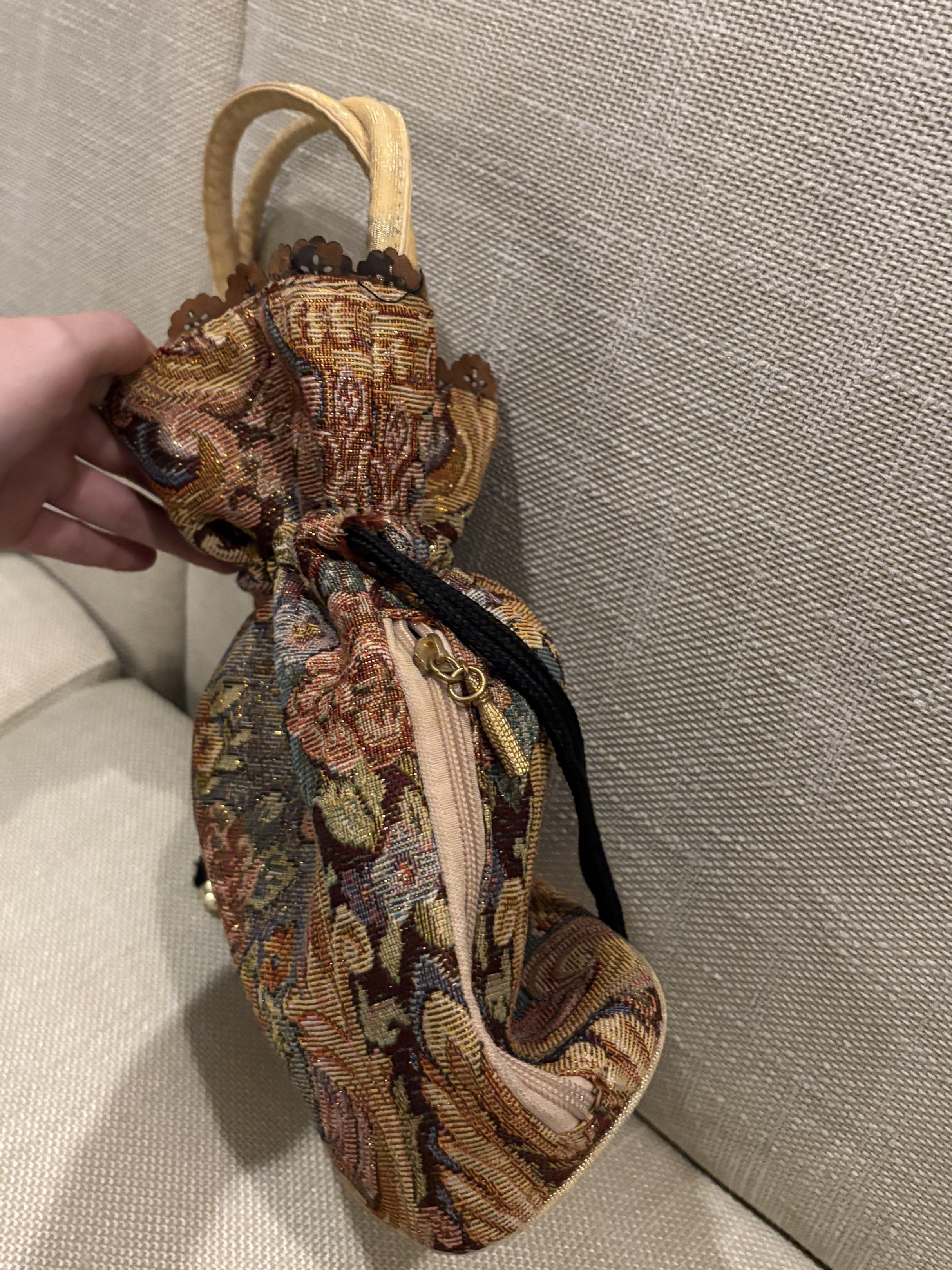 Vintage Floral Tapestry Handbag (Category: Purses & Pouches) located in Quezon City. Submitted by claud_declutters (Listing ID 1420871768, Image 3). Description: - 10/10 condition. Gifted to me but never used! - Drawstring style.