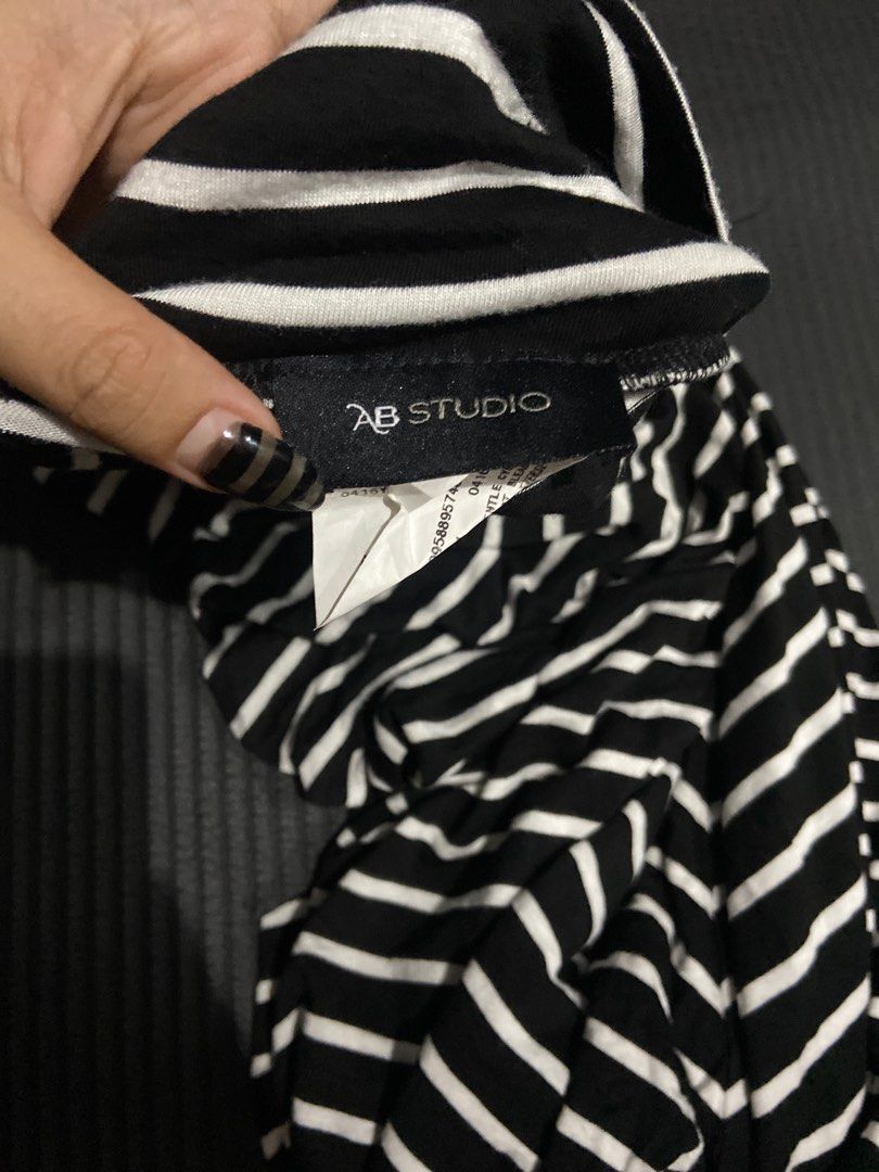 Vintage Flowy Horizontal Stripes Maxi Skirt (Category: Skirts) located in Manila. Submitted by catlia (Listing ID 1420833834, Image 2). Description: -Can be a dress too M-L frames you can have this sewn for small frames.