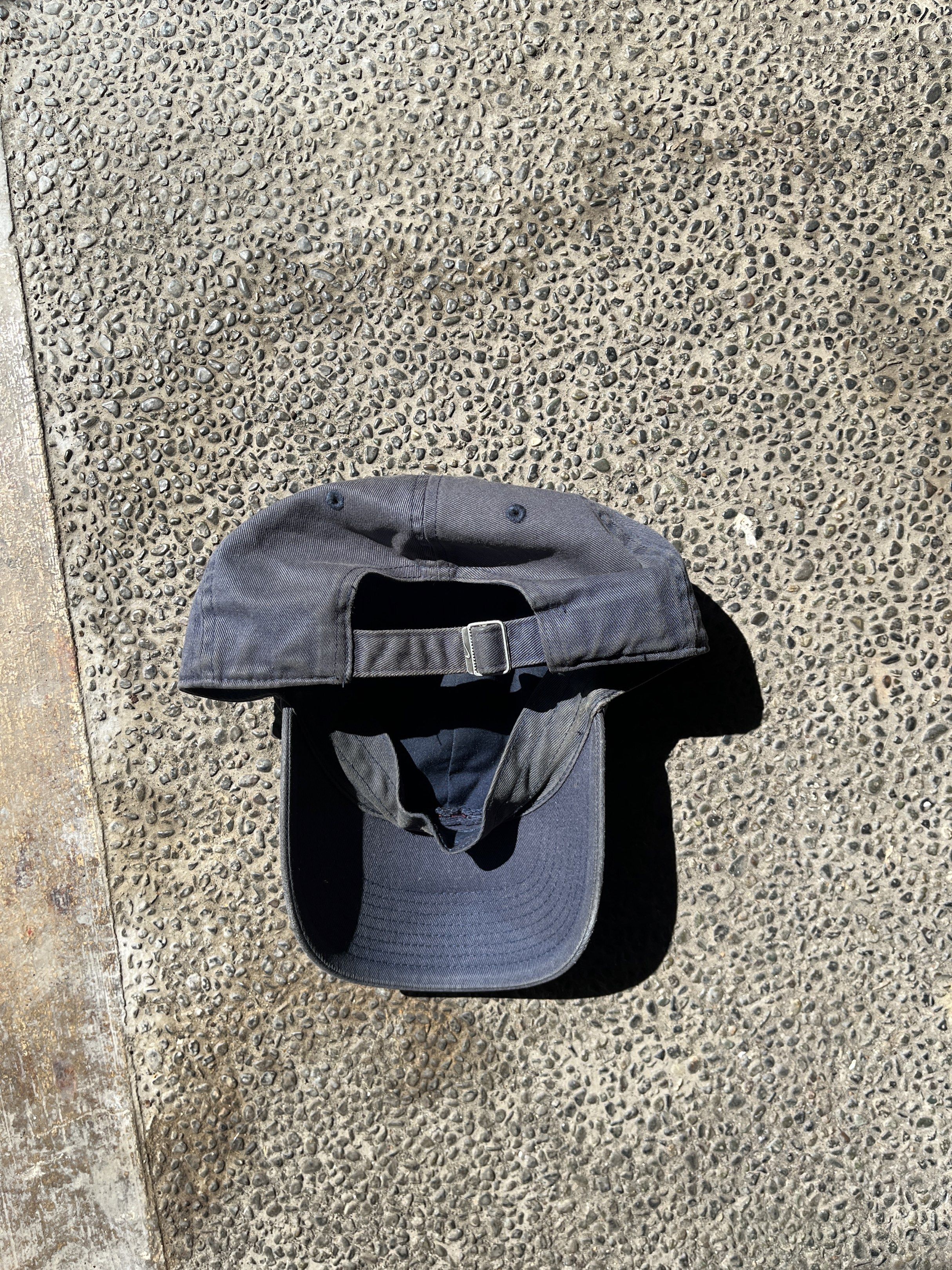 Vintage Nike Heritage Navy Blue Cap (Category: Caps & Hats) located in Antipolo. Submitted by redlineregimentsupply (Listing ID 1420802029, Image 2). Description: 🏷️ Vintage Nike Heritage86 Navy Blue Cap / Classic Sportswear / Timeless Casual Essential 🏷️ Price: ₱750 (NEGOTIABLE) Size: One Size Fits Most (adjustable strapback) Condition: Very good vintage condition. Structured yet broken-in cotton twill with a clean navy blue tone. Light, natur