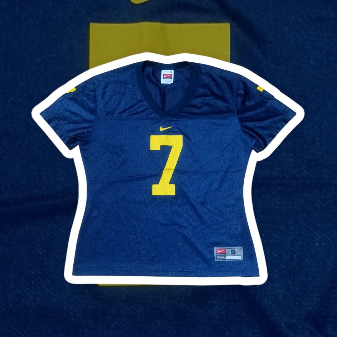 VINTAGE TEAM NIKE MICHIGAN WOLVERINES #7 (Category: Activewear) located in Calamba. Submitted by lostandfoundoutfitters (Listing ID 1420900565, Image 1). Description: Dimes: 19 x 24 Condition: 9/10 No Issue: Need Wash Only! Authentic 💯 Collectible 💯 Hand Picked •ITEMS ARE FROM THRIFT SHOP SO LIMIT YOUR EXPECTATIONS. •WASH THE CLOTHES BEFORE WEARING. •BUY AT YOUR OWN RISK. • COLOR MAY VARY DUE TO LIGHTINGS. MINSAN GAWA NG CAMERA! BUY @ YOUR OWN 