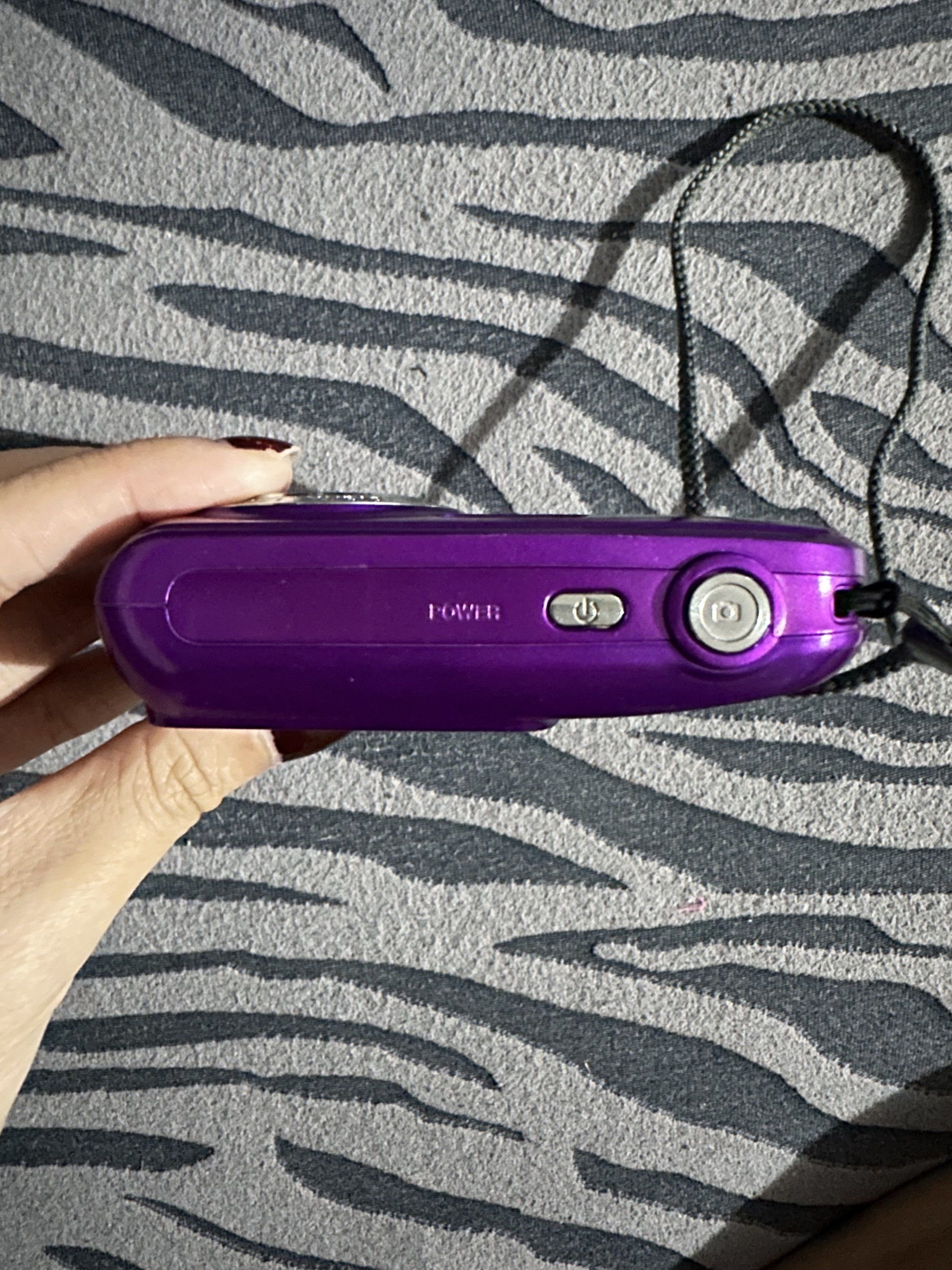 Vivitar Vivicam S126 Digital Camera (Category: Cameras) located in Las Pinas. Submitted by BodegaNiDaisy (Listing ID 1420883045, Image 3). Description: ‼️PLEASE READ‼️ Vivitar Vivicam S126 16.0 Megapixels Buy at your own risk. Not sure if it’s still working, 2022 pa sya huling nagamit. This camera is powered by 3 AAA Batteries. Unfortunately wala akong nasave na sample pics of my own. Sample pics provided were taken from the original seller I pur
