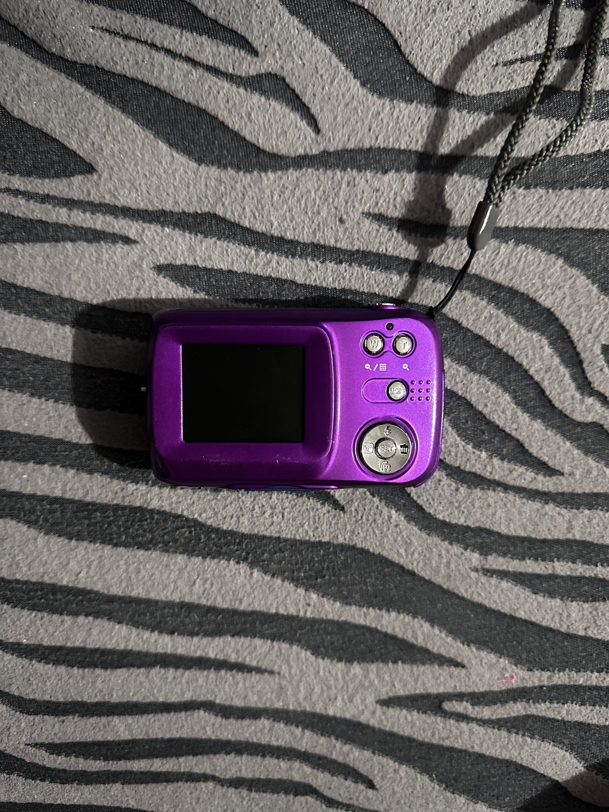 Vivitar Vivicam S126 Digital Camera (Category: Cameras) located in Las Pinas. Submitted by BodegaNiDaisy (Listing ID 1420883045, Image 2). Description: ‼️PLEASE READ‼️ Vivitar Vivicam S126 16.0 Megapixels Buy at your own risk. Not sure if it’s still working, 2022 pa sya huling nagamit. This camera is powered by 3 AAA Batteries. Unfortunately wala akong nasave na sample pics of my own. Sample pics provided were taken from the original seller I pur