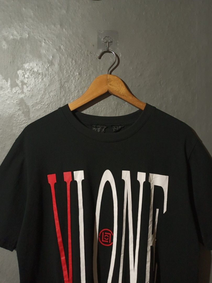 Vlone Tee (Category: Tshirts & Polo Shirts ) located in Libmanan. Submitted by dionela21 (Listing ID 1420873090, Image 3). Description: VLone ‎‎Dimensions: W21" x L28.5" ‎Best fit: Medium to Large ‎Condition: Like New ‎Color Rate: 9.5 (or better) /10 ‎Issue: None ‎ 🏷️750 + sf.