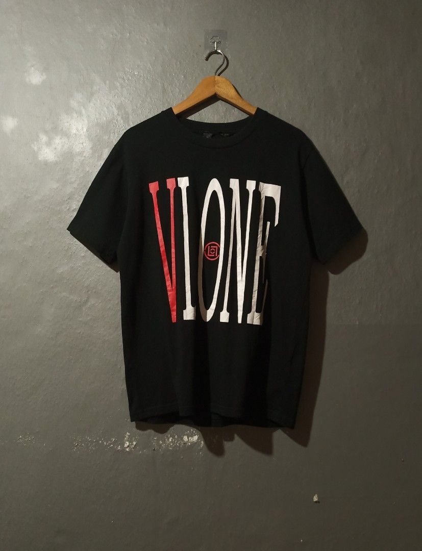 Vlone Tee (Category: Tshirts & Polo Shirts ) located in Libmanan. Submitted by dionela21 (Listing ID 1420873090, Image 1). Description: VLone ‎‎Dimensions: W21" x L28.5" ‎Best fit: Medium to Large ‎Condition: Like New ‎Color Rate: 9.5 (or better) /10 ‎Issue: None ‎ 🏷️750 + sf.