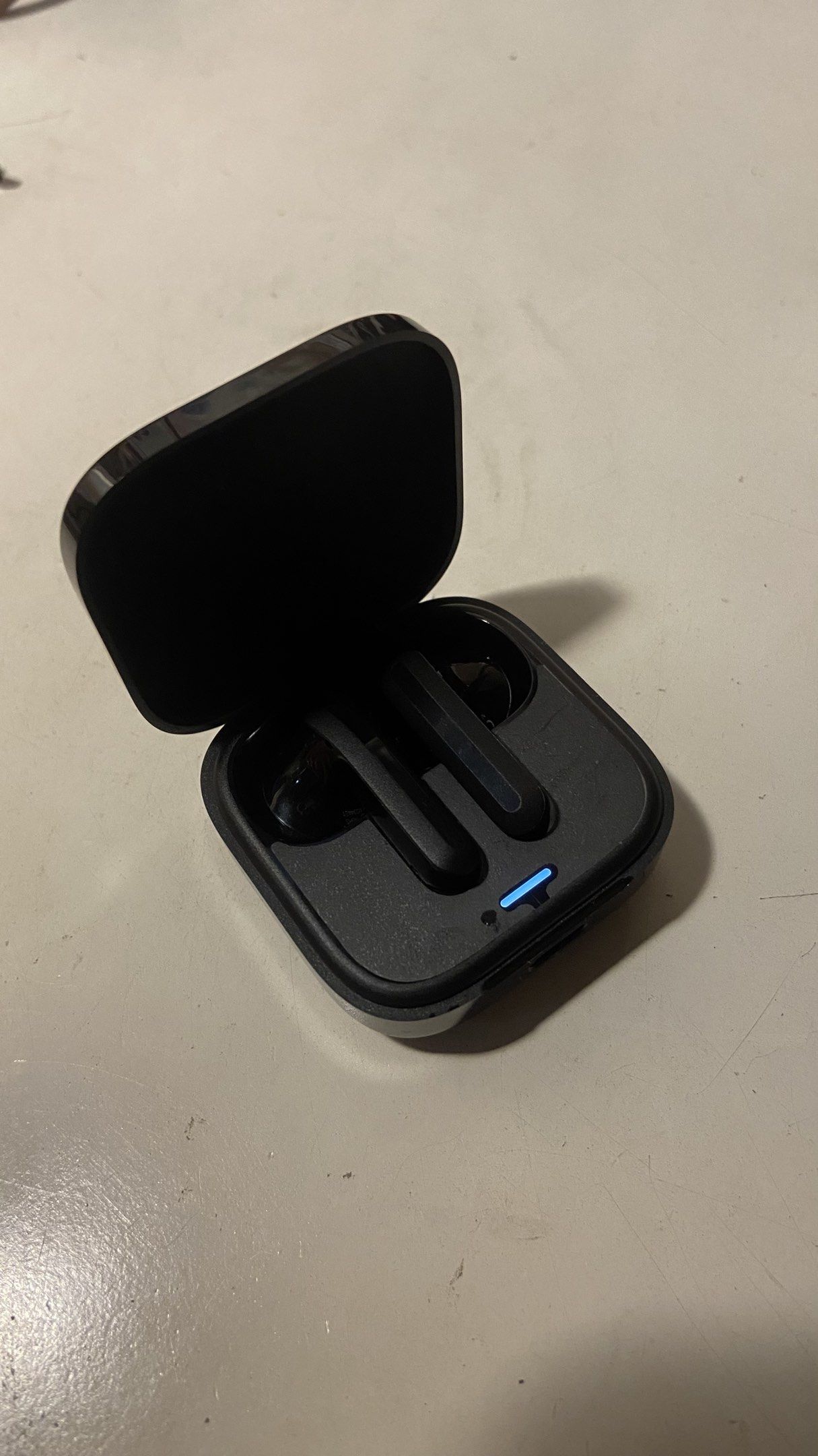 Xiaomi Redmi Wireless Earbuds 6 Active (Category: Earphones) located in Manila. Submitted by cl3m3nt1n3_555 (Listing ID 1420871878, Image 1). Description: - Black Redmi earbuds w charging case and charging cord - Square charging case with Redmi logo - White light indicator on the case - Product information on the case bottom - used once - rfs: i dont use it. napanalunan ko lang sa xmas party - loc: qc.
