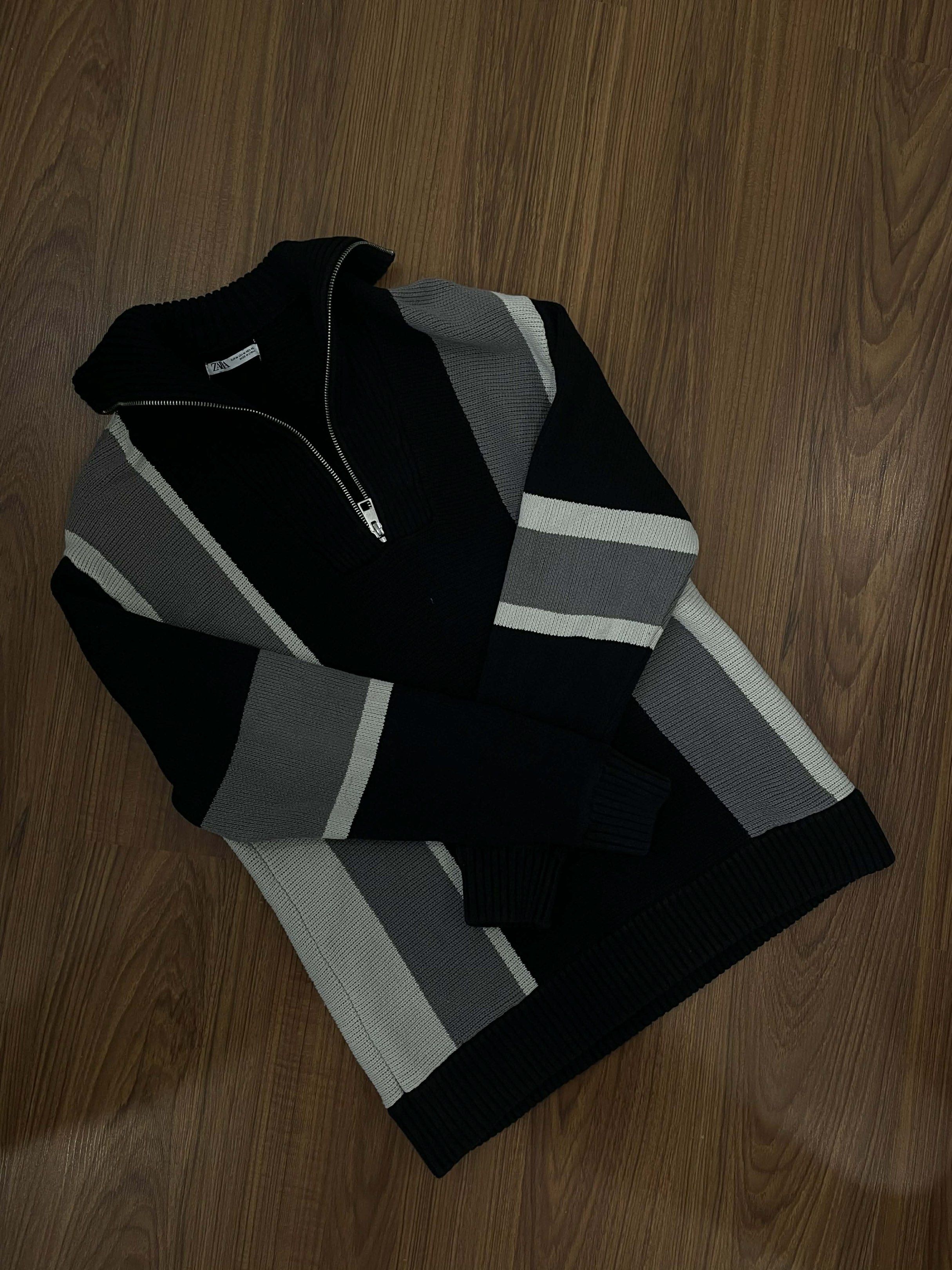 Zara Knitted Sweater (Category: Hoodies) located in Pasig City. Submitted by gdeclutterwithme (Listing ID 1420898004, Image 1). Description: - Zara Mens Knitted Sweater dm for more details and for when worn!.