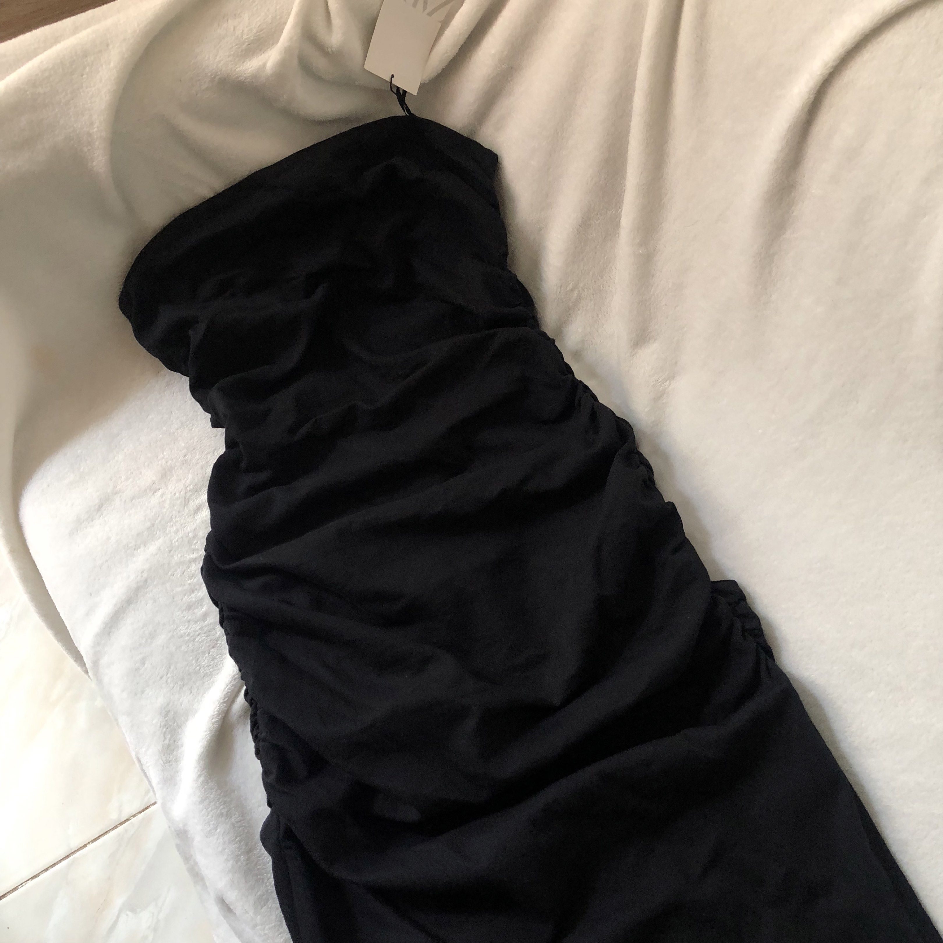ZARA PRETTY DRESS FREE SHIPPING (Category: Dresses) located in Davao. Submitted by kalipayweaves (Listing ID 1420785481, Image 3). Description: .