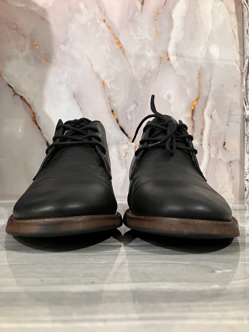 ALDO BLACK LEATHER CHUKKA BOOTS SIZE 7 MEN (Category: Casual Shoes) located in General Mariano Alvarez. Submitted by adonid (Listing ID 1420970428, Image 3). Description: ALDO BLACK LEATHER CHUKKA BOOTS ORIGINAL BLACK LEATHER CHUKKA BOOTS GOOD CONDITION NORMAL SIGN OF USAGE ONLY SIZE 7 MEN.