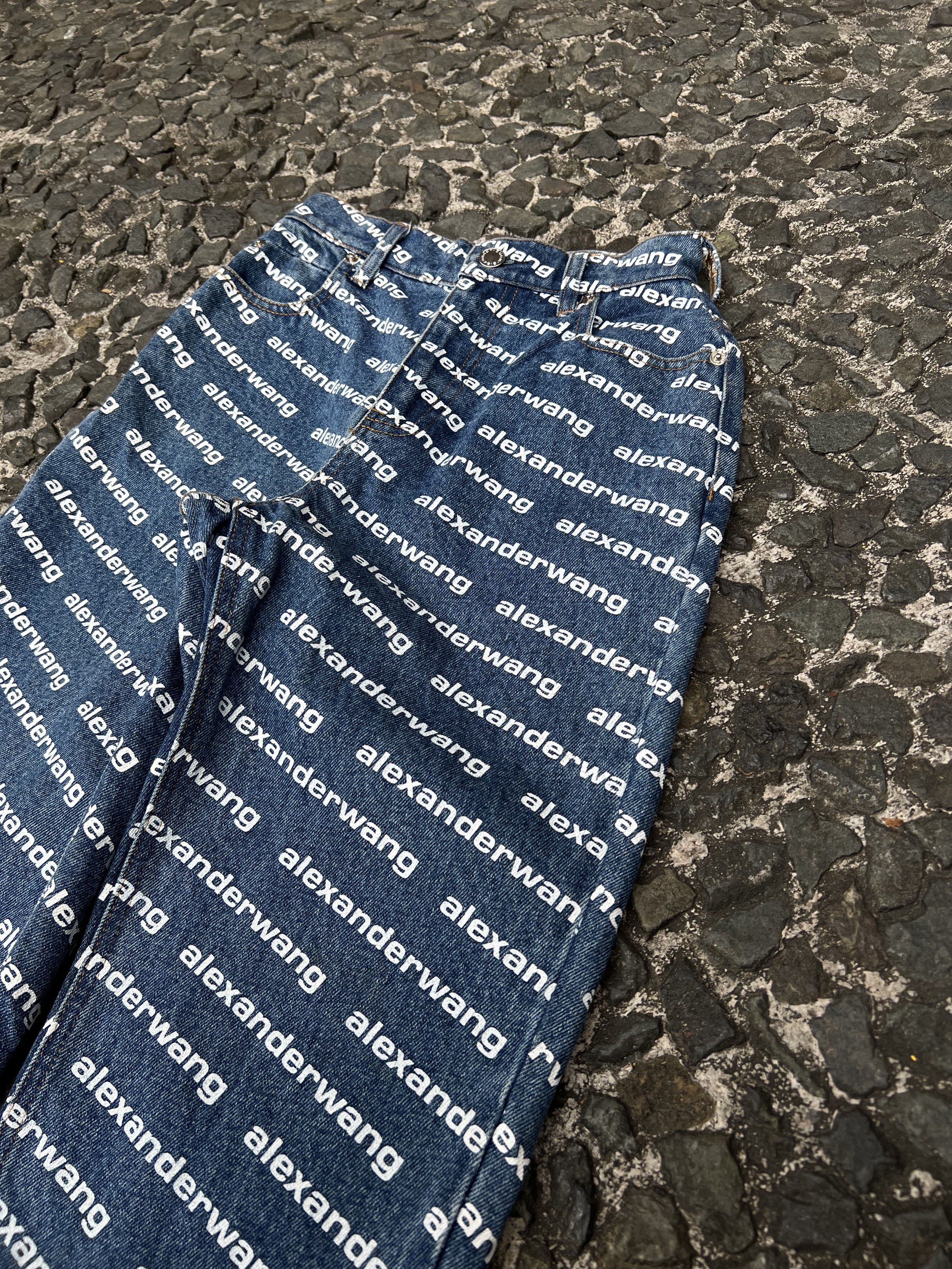 Alexander Wang Blue Buff Classic High Rise Jeans (Category: Other Bottoms) located in Quezon City. Submitted by shanks. (Listing ID 1421038053, Image 3). Description: Alexander Wang Blue Buff Classic High Rise Jeans Size : 25 Dimensions : Length : 38.5 Inseam : 27 Leg opening : 6.5 Knee : 8 Thigh : 10 Front rise :11 Waistline : 24 Issue : None .