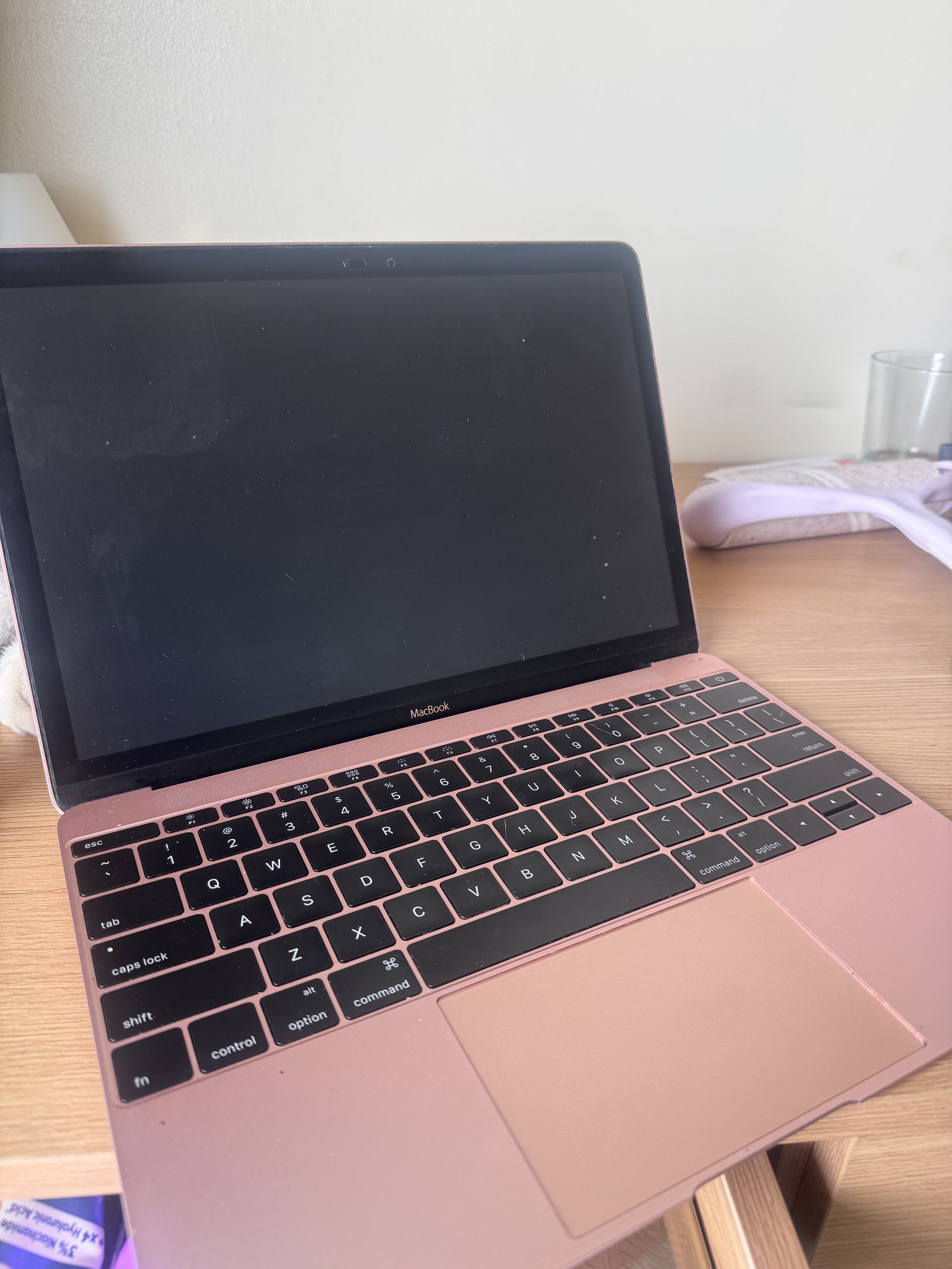 Apple Macbook 2017 12 inches (Category: Laptops & Notebooks) located in Cebu City. Submitted by cebubagspersonalpreloved (Listing ID 1420954873, Image 1). Description: - Rose gold Apple Macbook - Black keyboard and trackpad - Well-maintained - Ready for use.