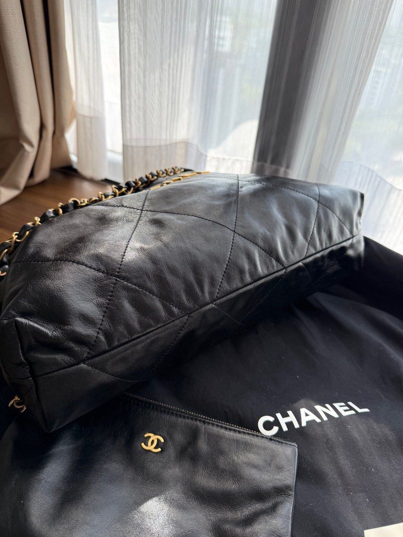 Authentic Chanel 22 Medium GHW Bag (Category: Luxury Bags & Wallets) located in Quezon City. Submitted by breakmyfashion (Listing ID 1421046860, Image 2). Description: Comes in full set with receipt, box, paperbag and dust bag. .