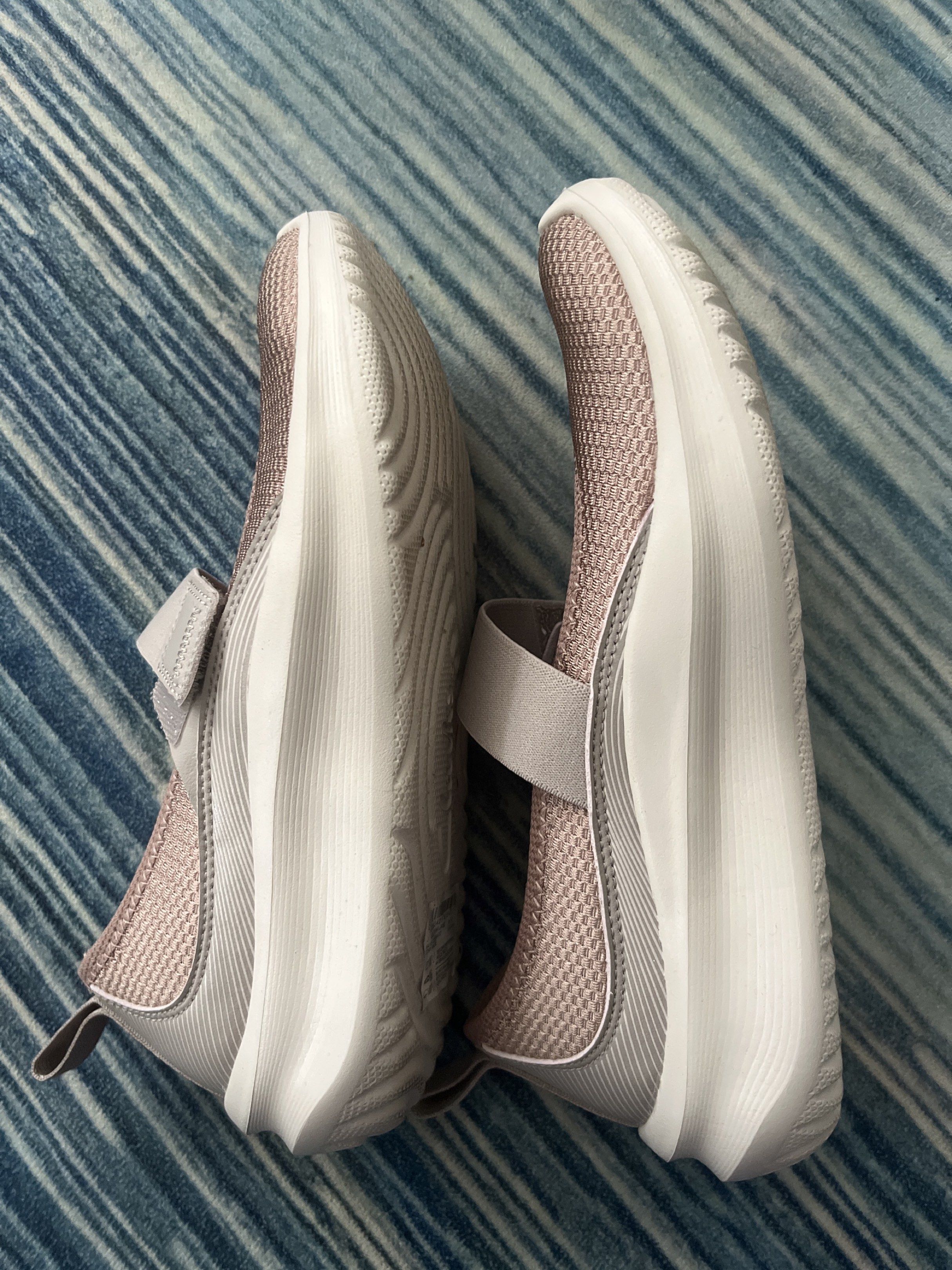 Clarks Cloudstepper (Category: Sandals) located in Pekan. Submitted by sataylatte (Listing ID 1421025144, Image 2). Description: Brand new, never worn Reason to sell: Decluttering.