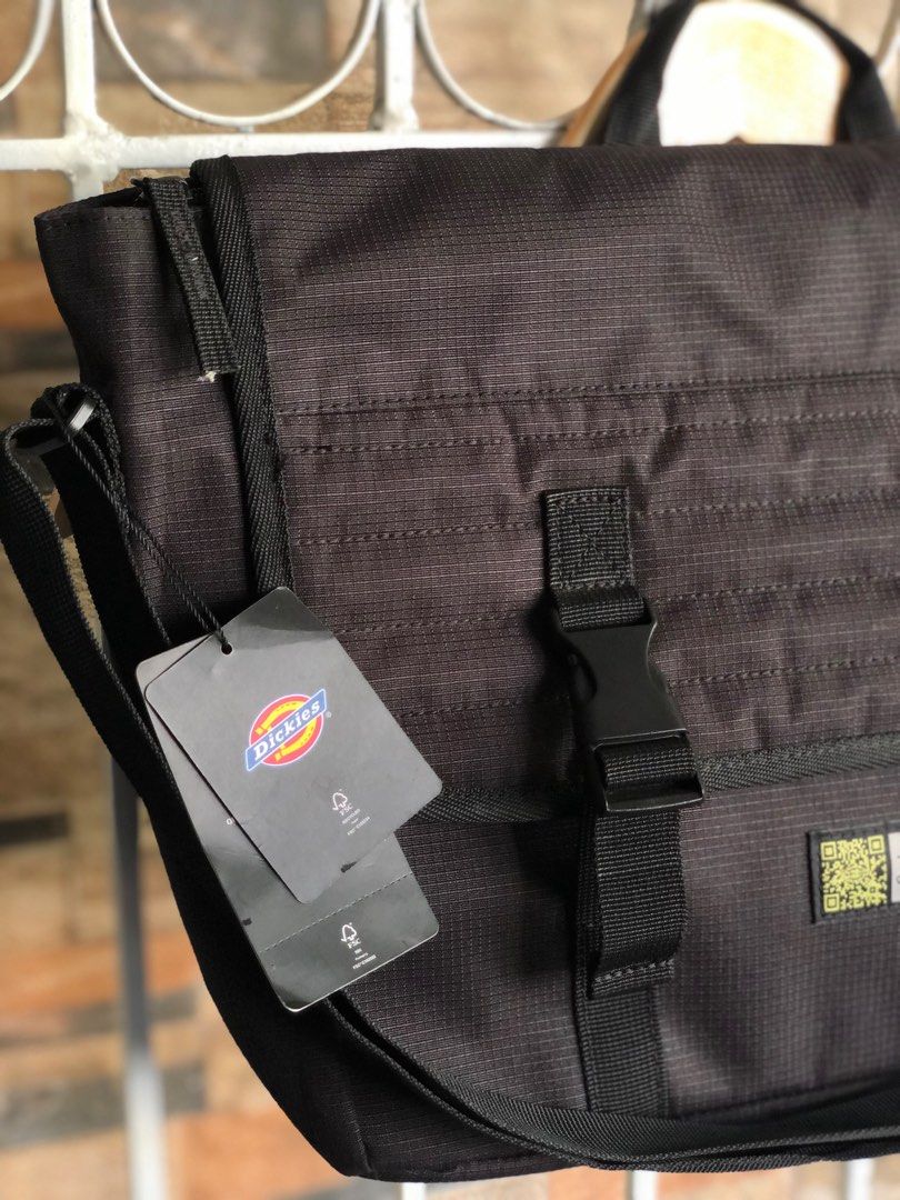 Dickies messenger bag (Category: Laptop Bags & Sleeves) located in Guimba. Submitted by hustleup.ph (Listing ID 1420950700, Image 2). Description: For sale Dickies messenger bag Brand new with tag No issue 850 shipped.