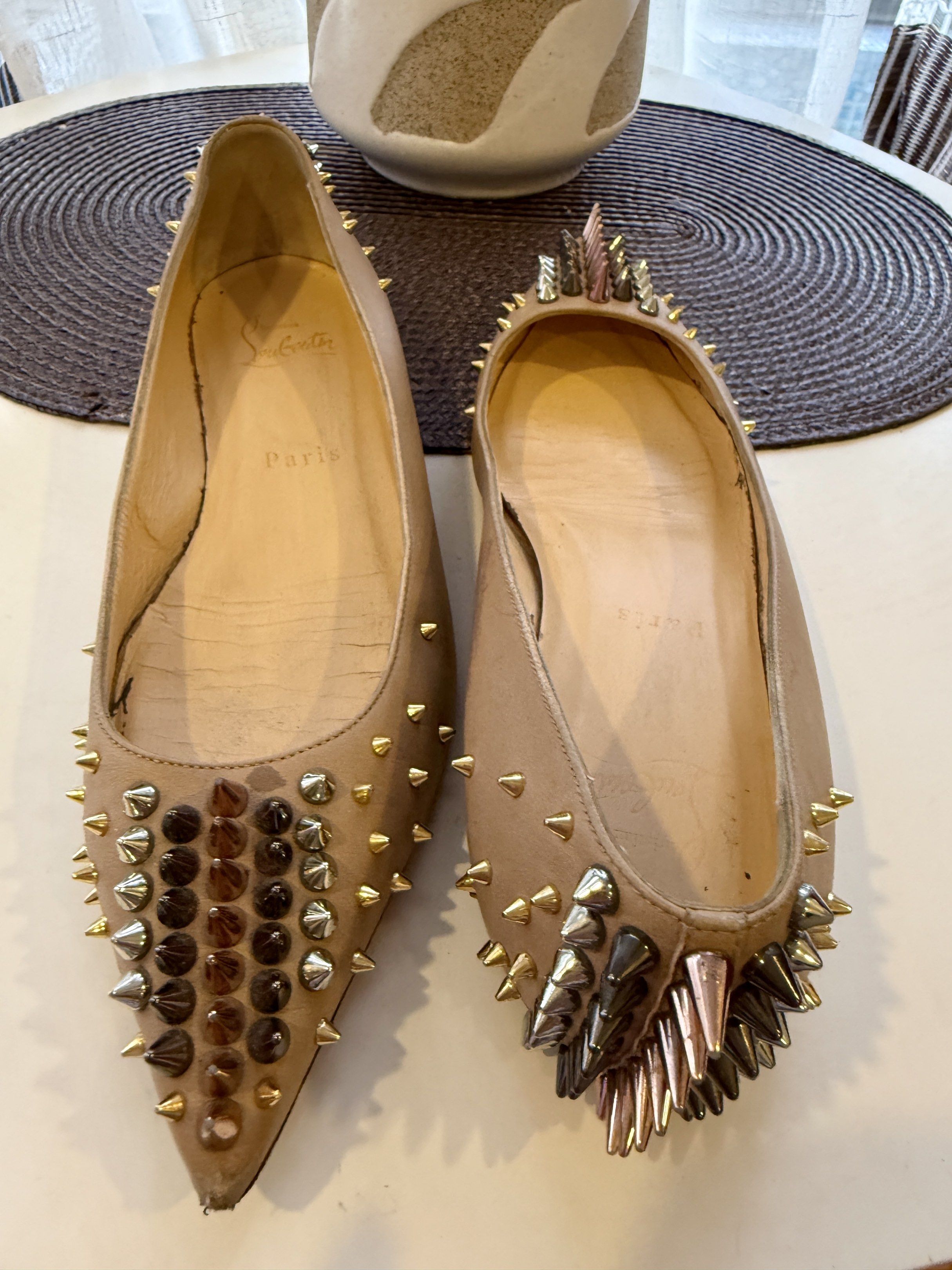 Flat shoes branded (Category: Flats & Sandals) located in Makati City. Submitted by camposbelle_shark (Listing ID 1421104977, Image 1). Description: Please choose kung Ano gusto nyo then I give you the price . Thanks .