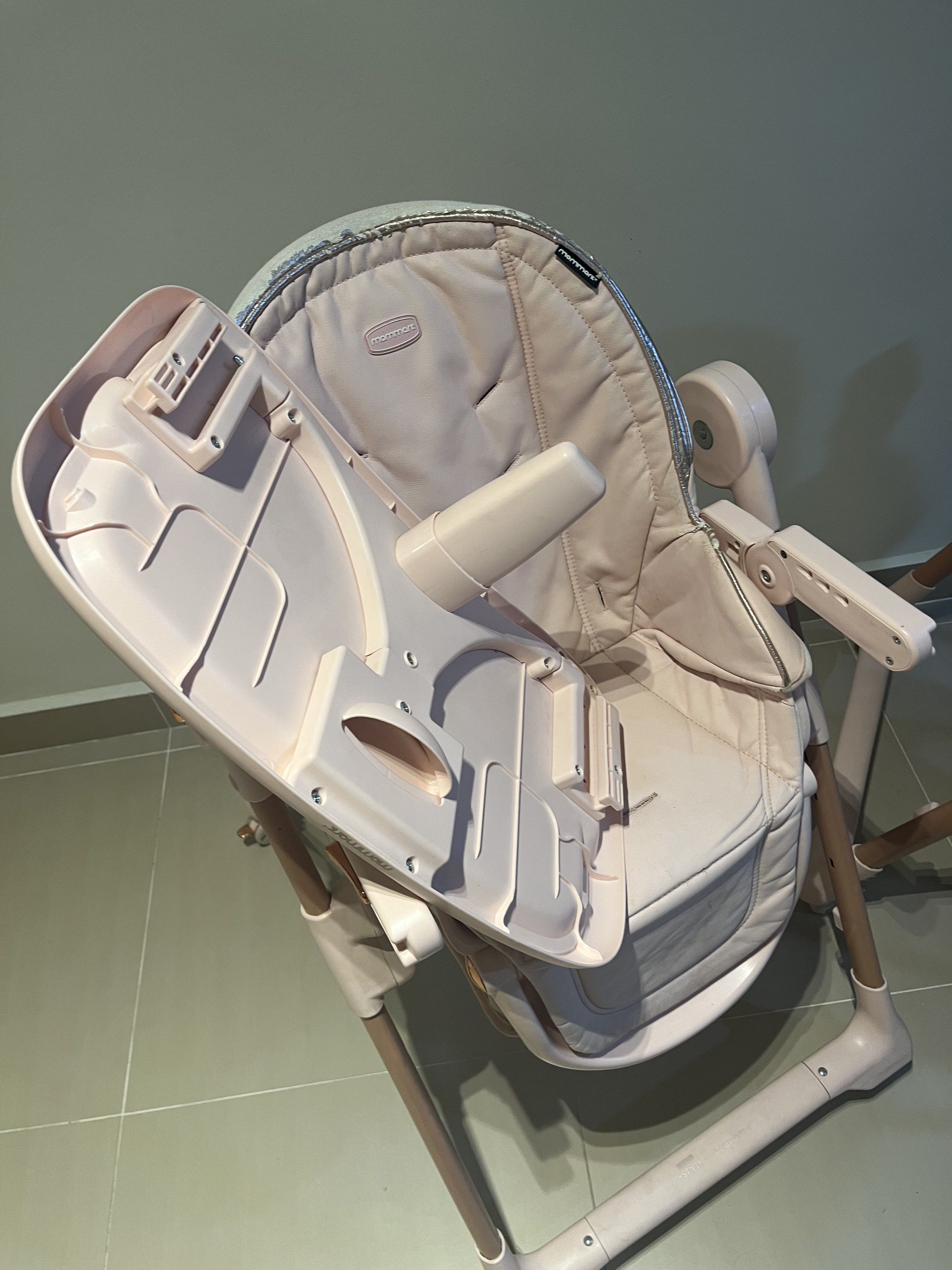 Foldable multi function chair (Category: Baby High Chairs) located in Johor Bahru. Submitted by rrscape (Listing ID 1421070866, Image 3). Description: No defect , but worn. Good material.