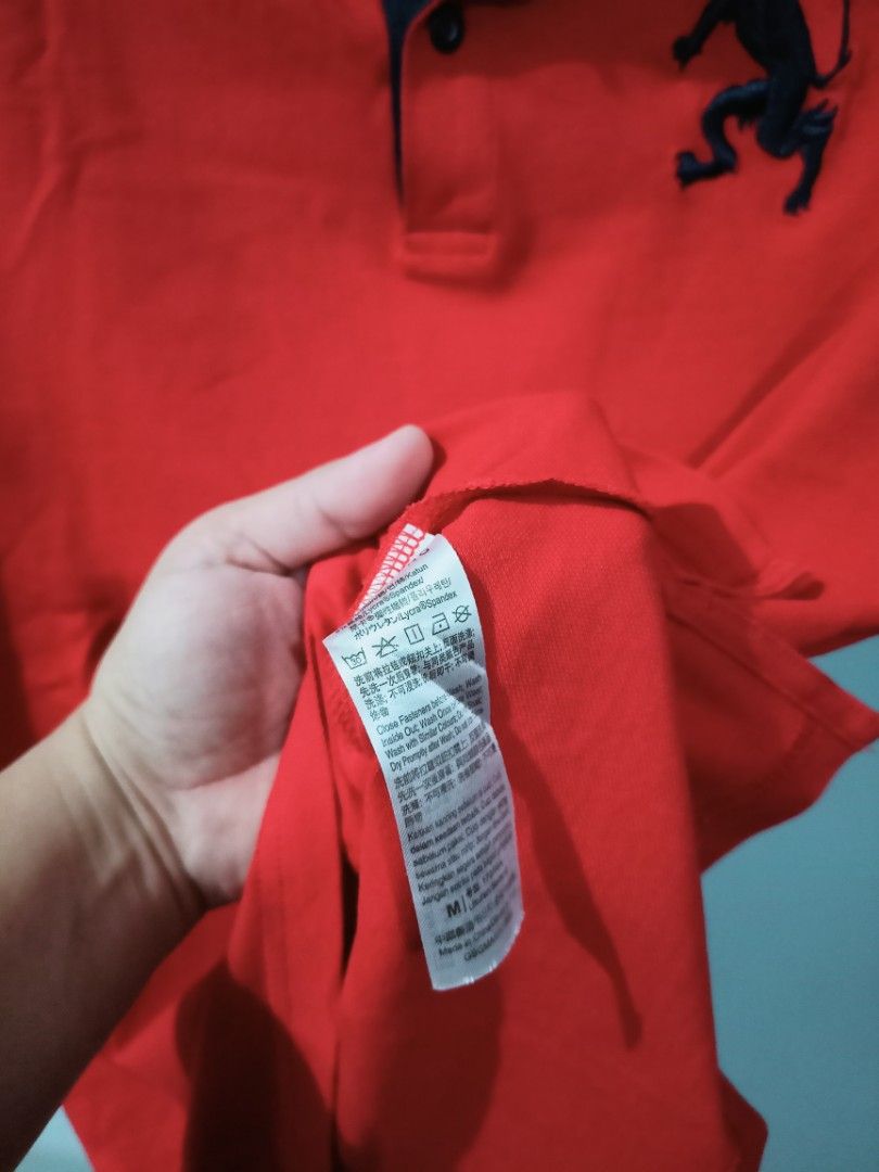 Giordano Polo Shirt - Size M (Category: Tshirts & Polo Shirts ) located in Rosales. Submitted by brandeduseditems (Listing ID 1421041716, Image 3). Description: Giordano Polo Shirt Tapered fit Red/Navy Blue Medium Genuine 100% In good condition..