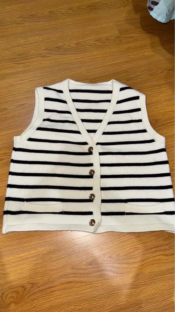 Knitted Vest in stripes (Category: Blouses) located in Manila. Submitted by bambamkimchi (Listing ID 1421048697, Image 1). Description: - used once only.