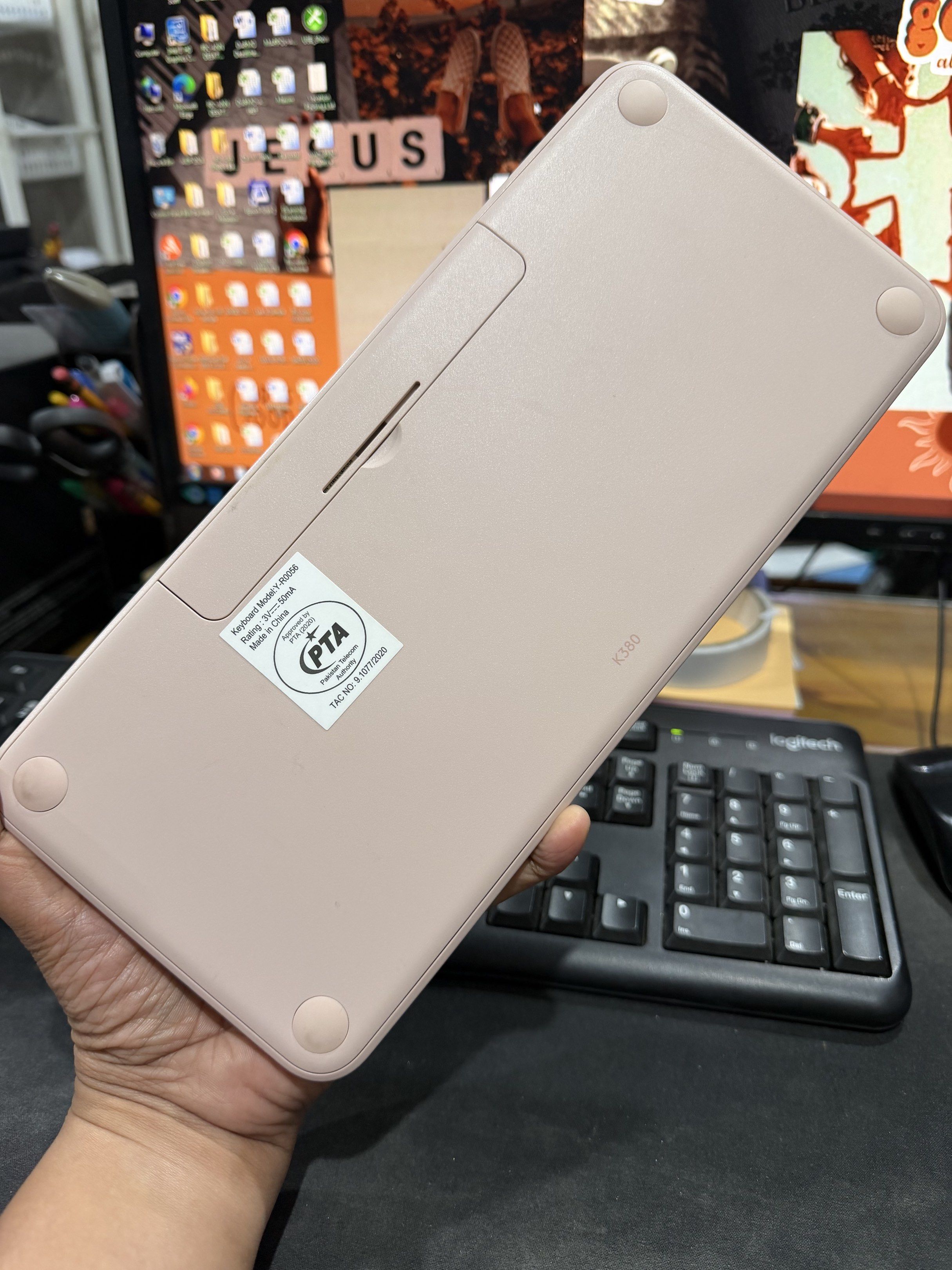 Logitech Wireless Keyboard K380 in Pink (Category: Computer Keyboard) located in Bacolod City. Submitted by charmvault (Listing ID 1421005322, Image 2). Description: 📌Logitech Wireless Keyboard in Pink K380 •Orig💯 •Like New •Pass sa barat!!! 🏷️₱1000 last price + SF c/o Buyer.