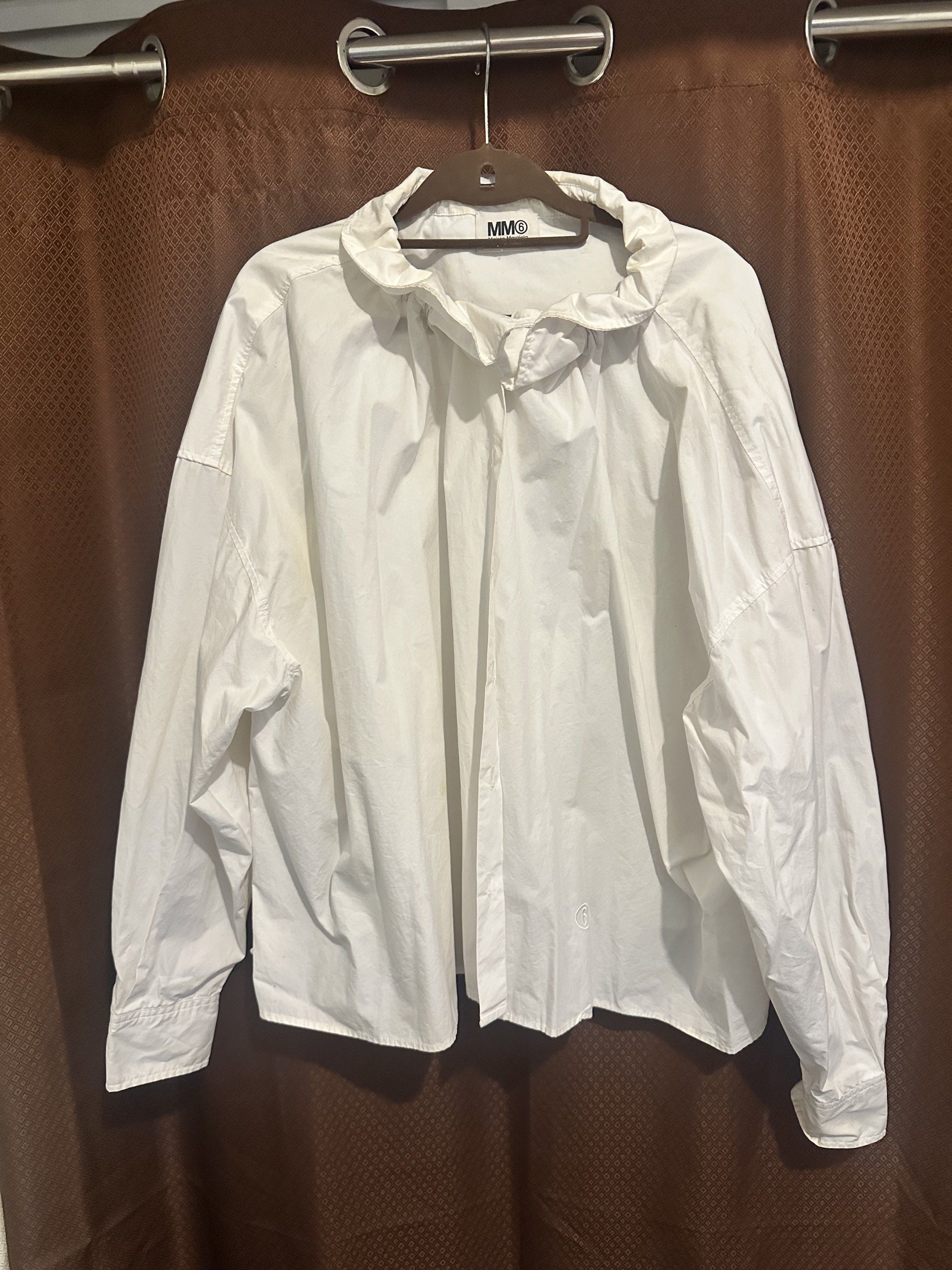 Maison Margiela MM6 Ruffle Neck Poplin Top (Category: Blouses) located in Manila. Submitted by fckingyoungg (Listing ID 1421098438, Image 1). Description: .