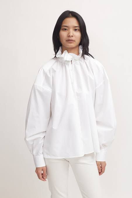 Maison Margiela MM6 Ruffle Neck Poplin Top (Category: Blouses) located in Manila. Submitted by fckingyoungg (Listing ID 1421098438, Image 2). Description: .