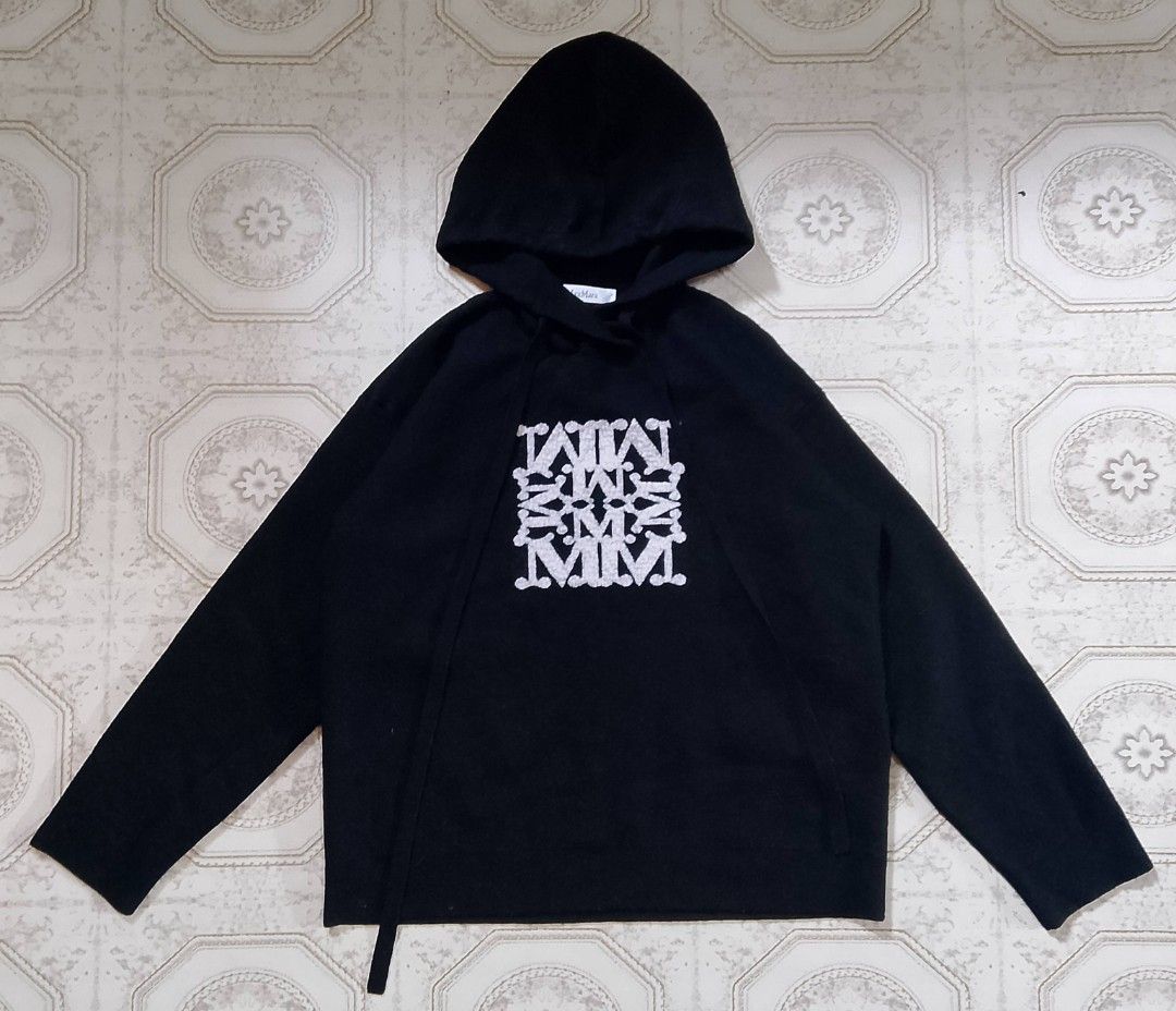 MaxMara Black Hoodie with Logo Wool knitted (Category: Luxury Apparel) located in Binan City. Submitted by incnt (Listing ID 1421092797, Image 1). Description: 700 Pesos only +sf (LP) Max Mara Wool Knitted Hoodie Large on tag Fits Small Excellent Condition No issues "All brand names, logos, and images are registered trademarks of their respective owners. No affiliation or copyright infringement intended.".