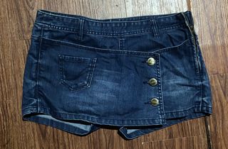 (Category: ) located in . Submitted by ryuaku (Listing ID 1421078849, Image 1). Description: .