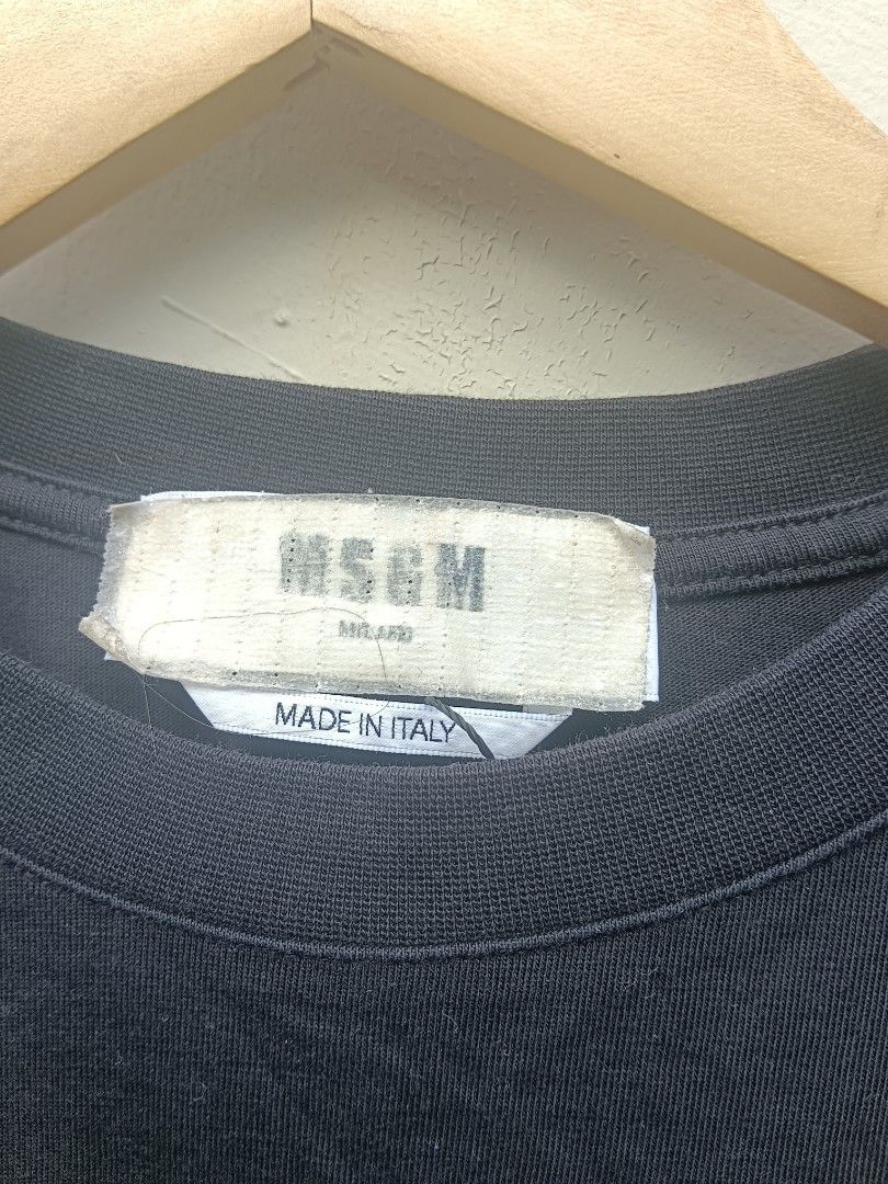 MSGM Milano Black T-shirt - Size L (Category: Shirts) located in Tarlac. Submitted by khrizson16 (Listing ID 1420945850, Image 2). Description: - MSGM Milano T-shirt - Black color - White logo on front - Size L - Made in Italy - Crew neck - Short sleeves - Model number: 2841MDM60.