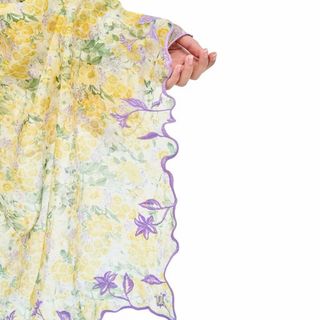 (Category: ) located in . Submitted by nrnxcloset (Listing ID 1421022670, Image 1). Description: .