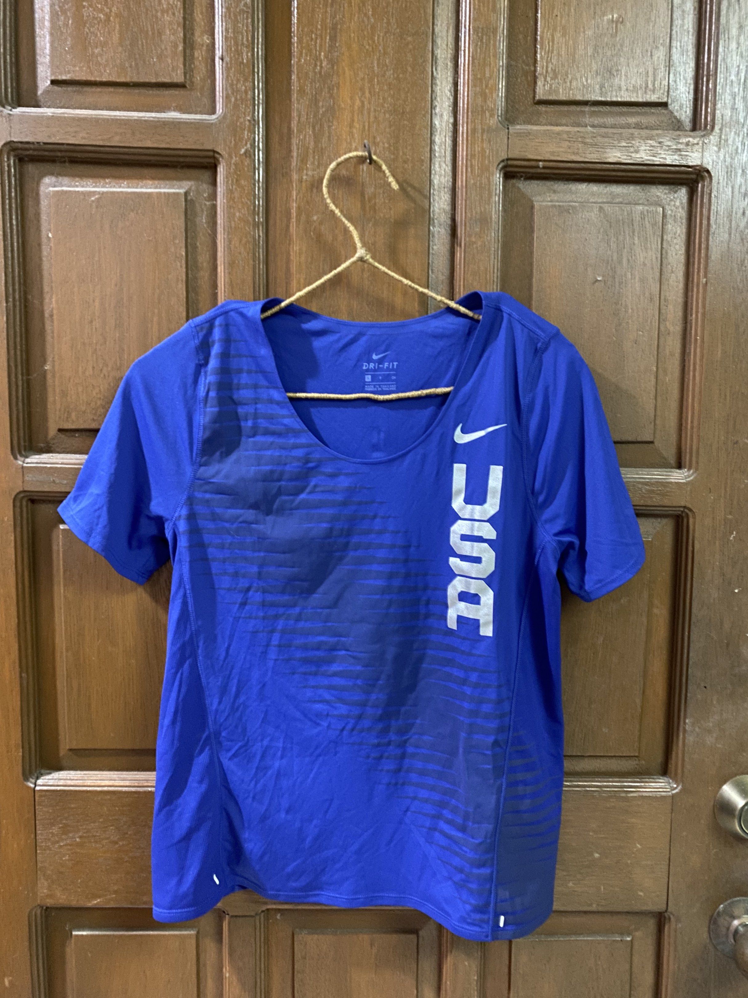 Nike Dri-Fit Shirt (Category: Activewear) located in Las Pinas. Submitted by jujurafa (Listing ID 1421057669, Image 1). Description: - Bought in Japan - No tag but never used - Thin, lightweight material - Perfect for physical activities.