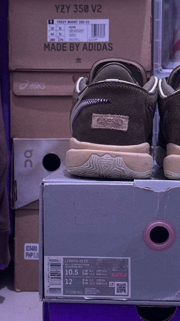 Nike LeBron 20 EP - Olive (2022) (Category: Sneakers) located in Bulacan. Submitted by zdref_ (Listing ID 1420985371, Image 3). Description: Nike LeBron 20 EP - Olive Green (2022) Size 10.5 | USED OG ALL ₱4,500 OPEN FOR TRADE, DM YOUR OFFER 10-10.5 ONLY Lalamove || LBC || J&T || JRS.