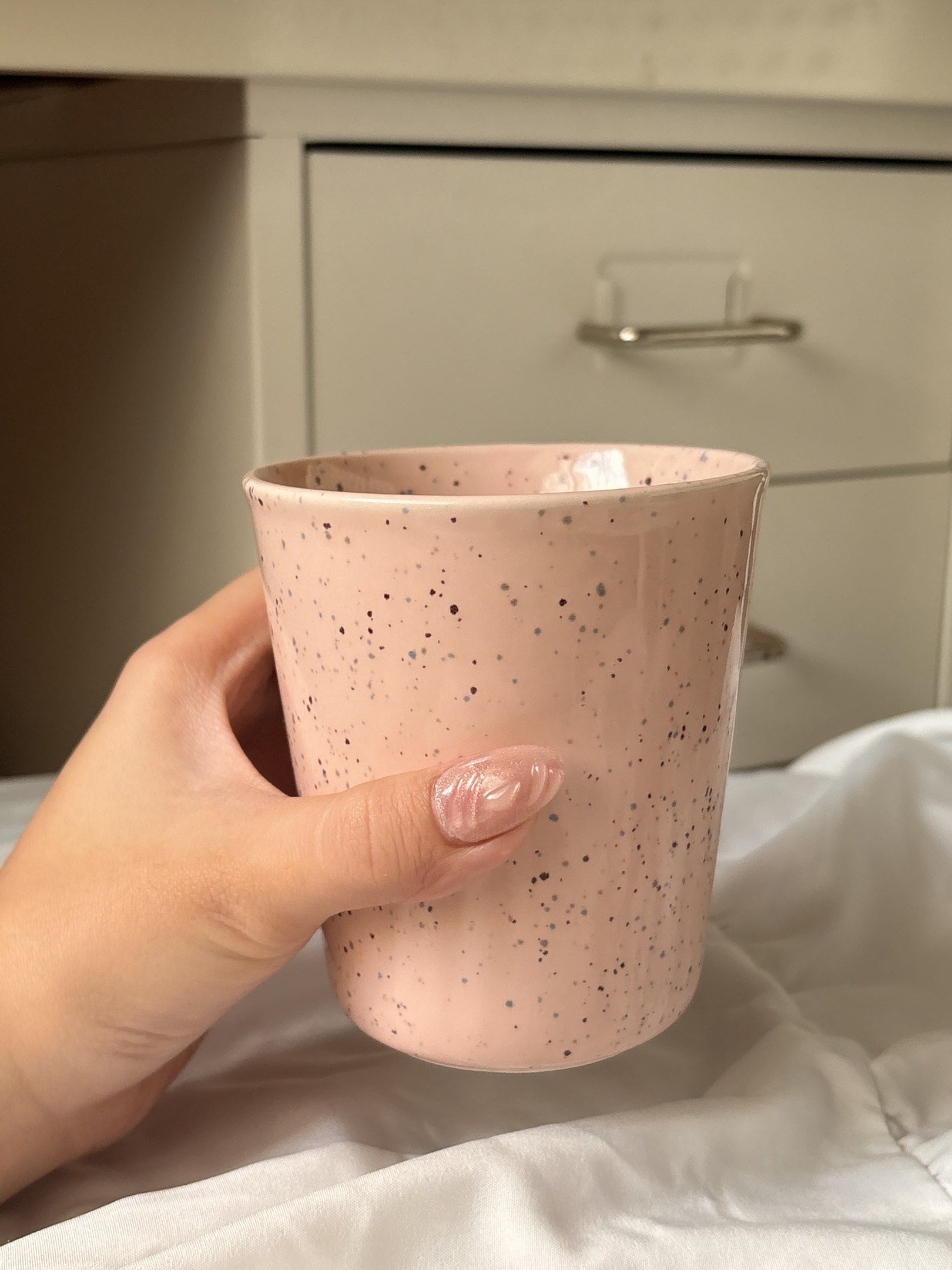 Pink Speckled Ceramic Mug (perfect for matcha!) (Category: Coffee & Tea Tableware) located in Taguig. Submitted by sophialaurz (Listing ID 1421019385, Image 2). Description: One of my favorites from my collection! Perfect for hot or cold drinks 🍵.