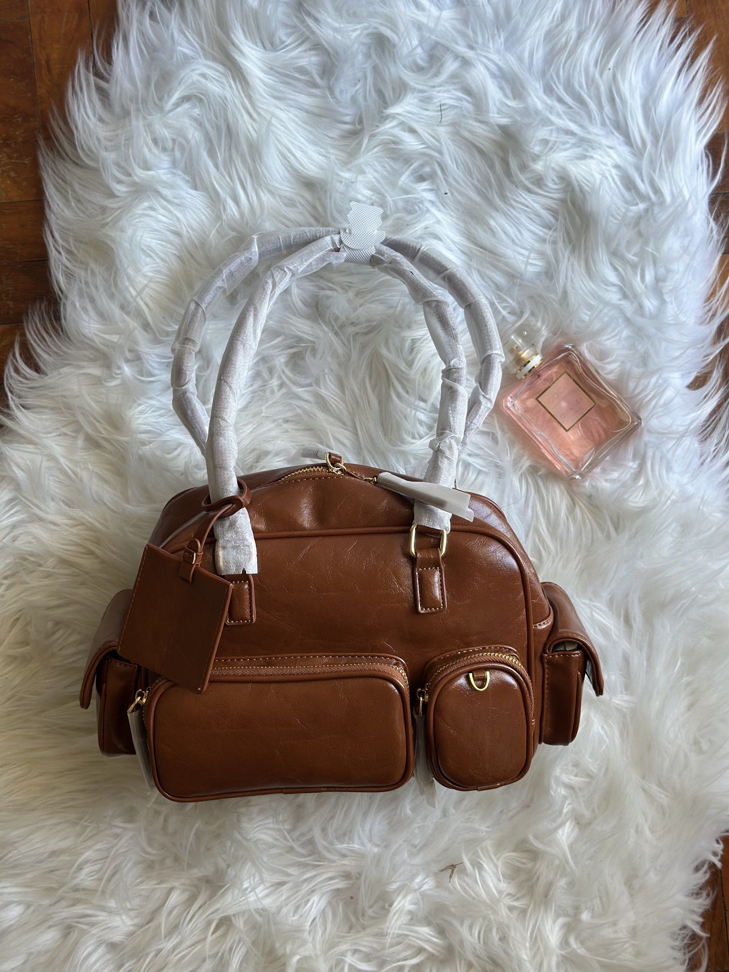 Queen of Material Marini in Brown (Category: Luxury Bags & Wallets) located in Las Pinas. Submitted by lacasademonica.ph (Listing ID 1421078459, Image 1). Description: ✨ Brand new & available on hand 🇹🇭Authentic 🙌🏼 Sourced directly from BKK 🛒 Comes with dust bag and eco bag For legitimacy, you may visit our IGPAGE @lacasademonica.ph, feedbacks from our customers are viewable in highlighted stories.