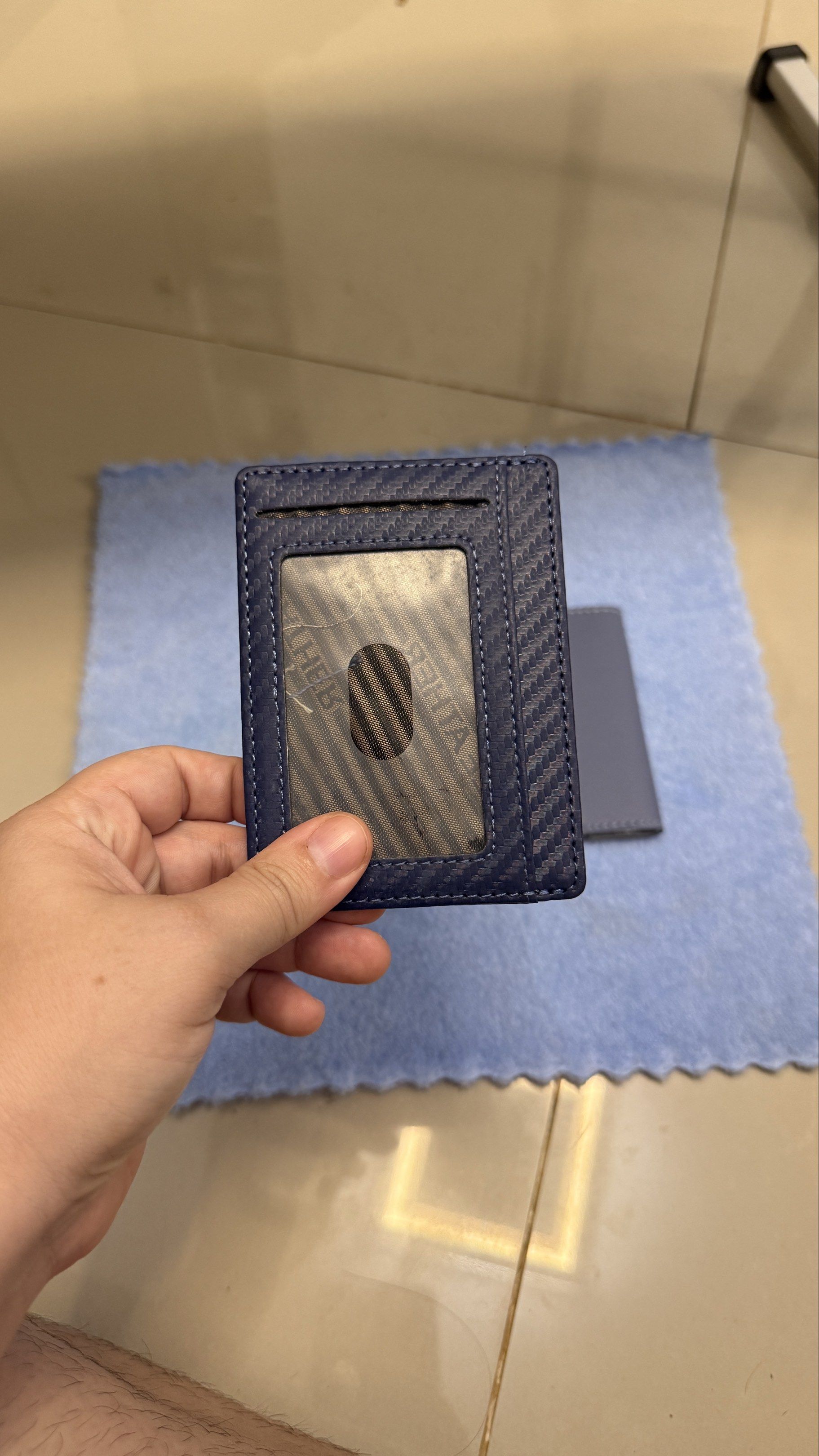 RFID BLOCKING WALLET | CARDHOLDER (Category: Wallets & Card Holders) located in Cavite. Submitted by Cheapips (Listing ID 1421033794, Image 1). Description: 💡NEED TO KNOW - Slim wallet / Cardholder - Multiple card slots - Clear ID/card window - Minimalist and modern design - RFID BLOCKING Available for pick up & delivery Nationwide shipment via J&T.